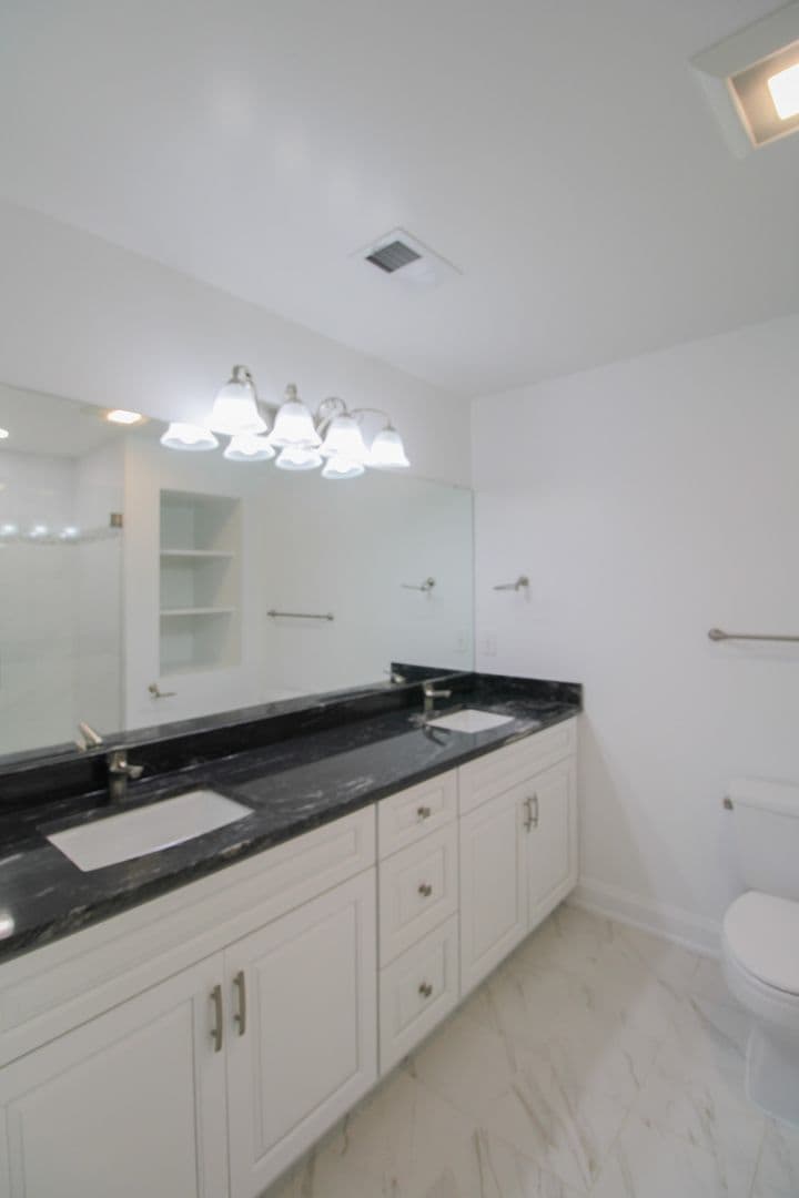 Mars Apartment: 1000 Adams Pointe Blvd.