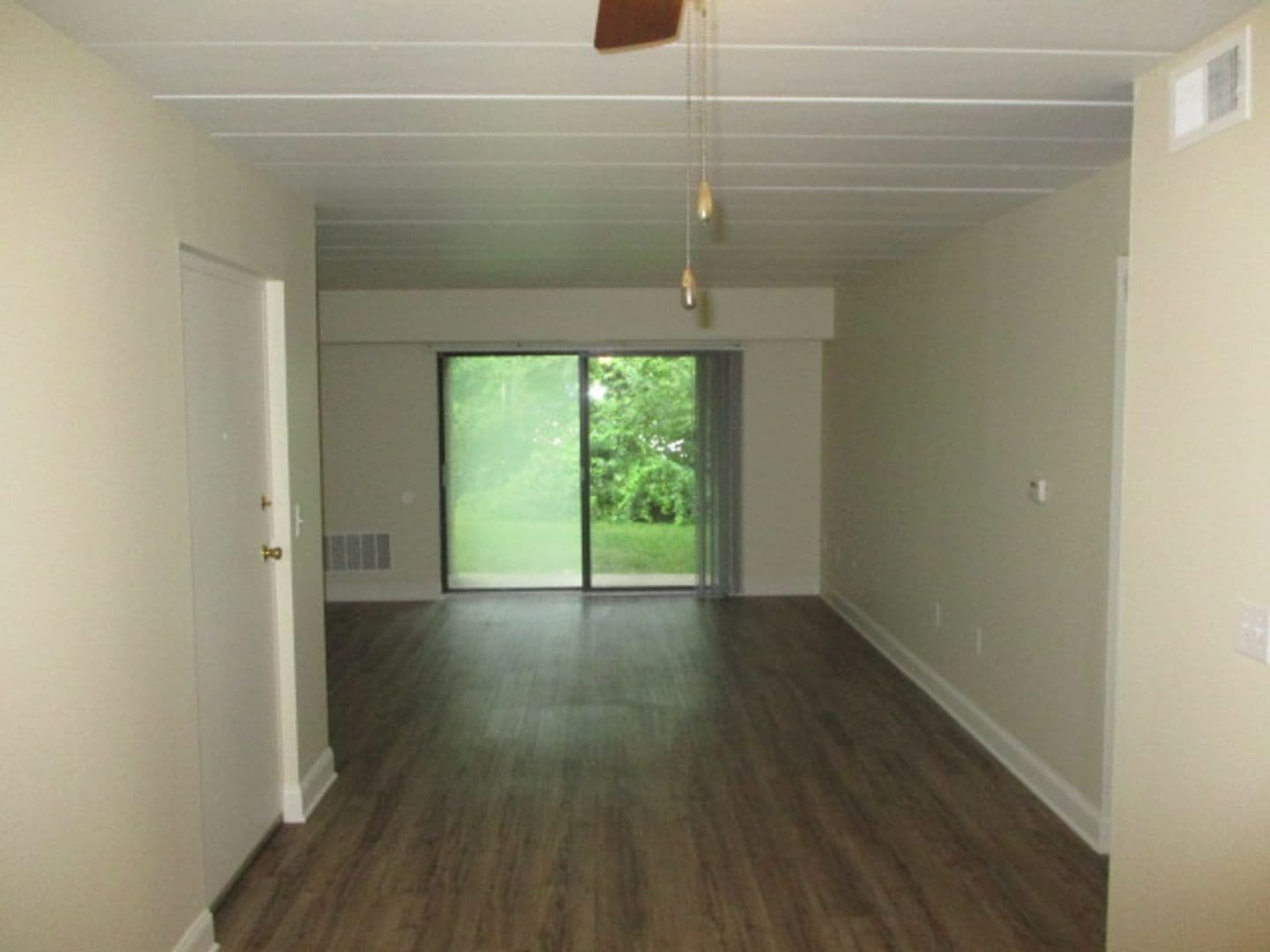 Moon Township Apartment: 500 Lee Drive