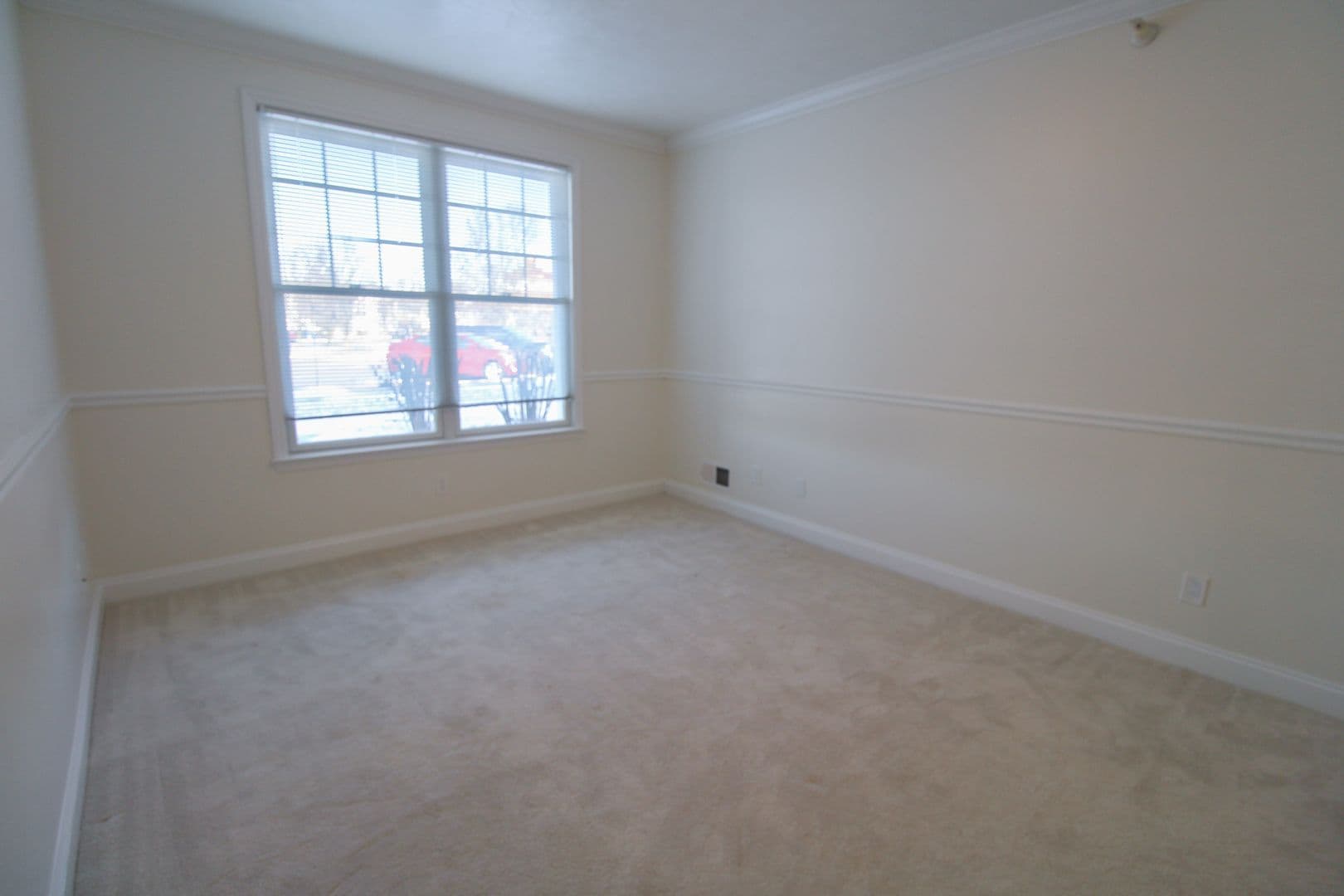 Mars Apartment: 1000 Adams Pointe Blvd.