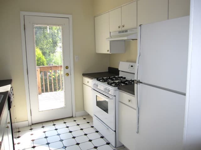 Swissvale Apartment: 1631 Nevada Street