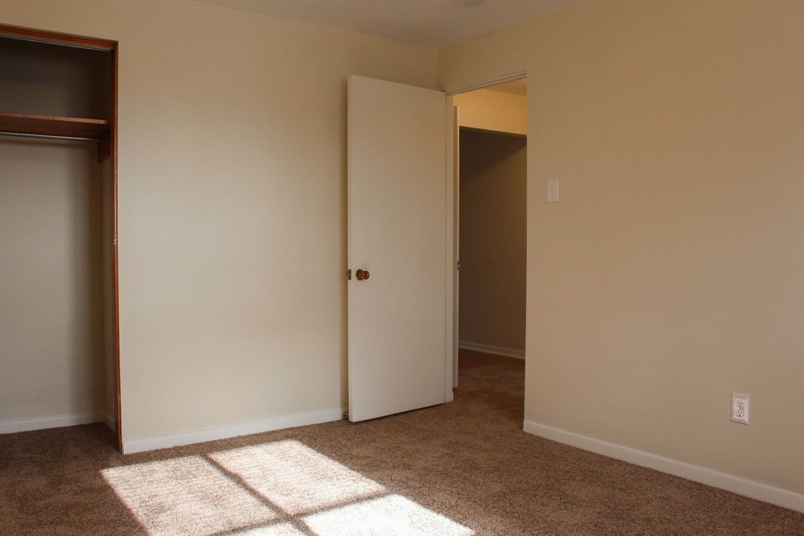 Swissvale Apartment: 2524 Columbia Avenue