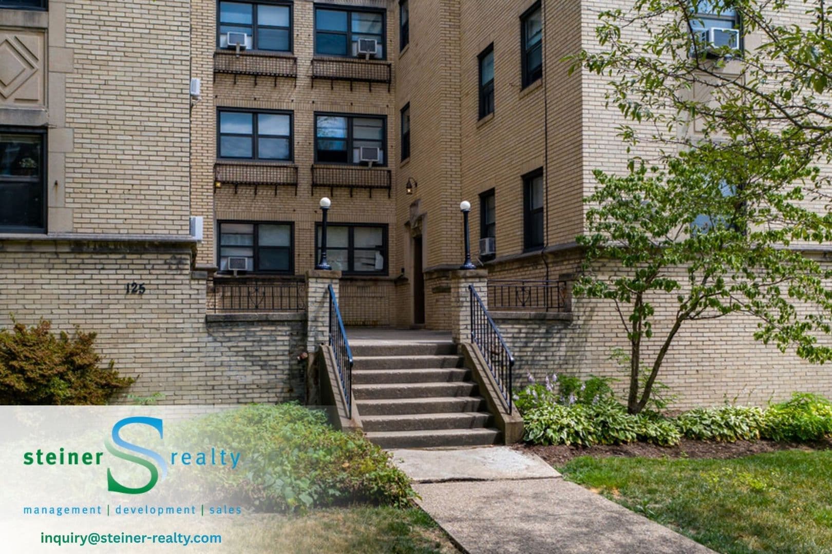 Mt. Lebanon Apartment: 125 Baywood Avenue