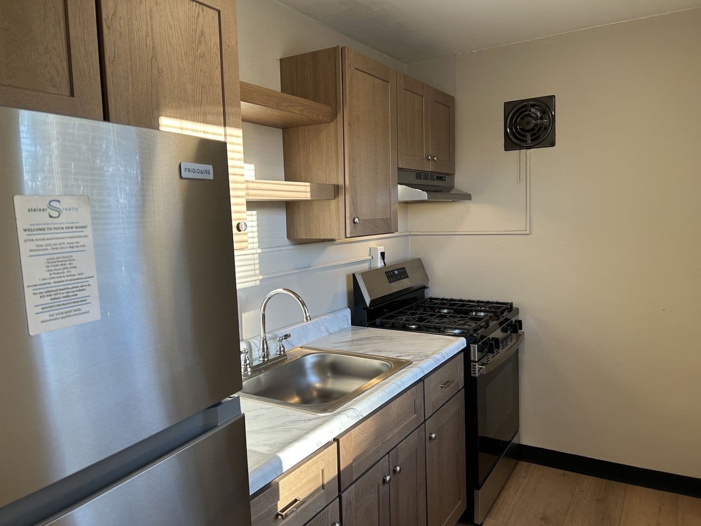 Wilkinsburg Apartment: 1010 W. Findley Dr.