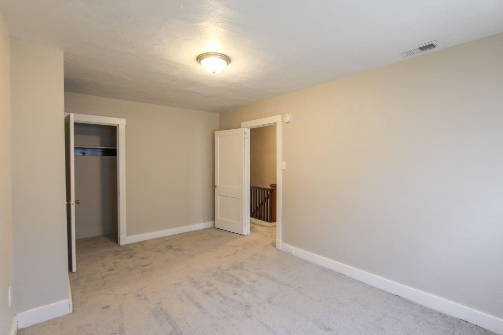 Pittsburgh Apartment: 323 Main Street