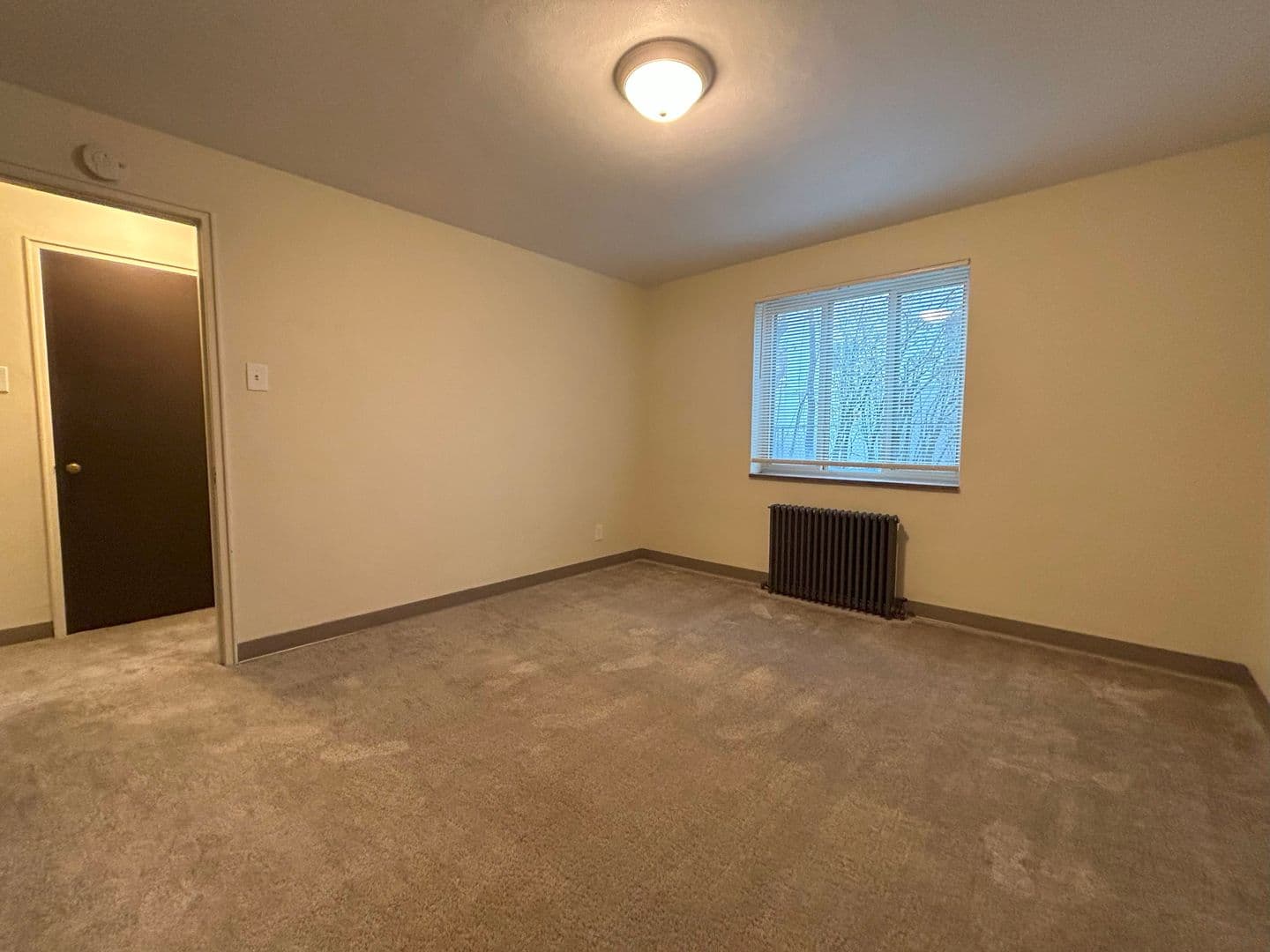 Edgewood Apartment: 101 Lloyd Avenue
