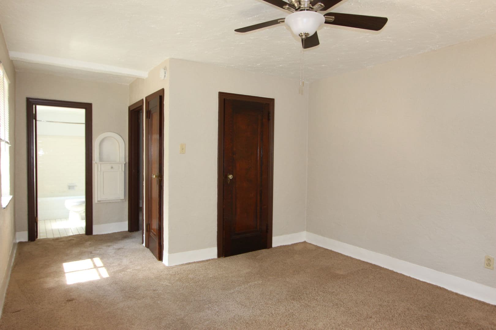 Pittsburgh Apartment: 208 McCully St