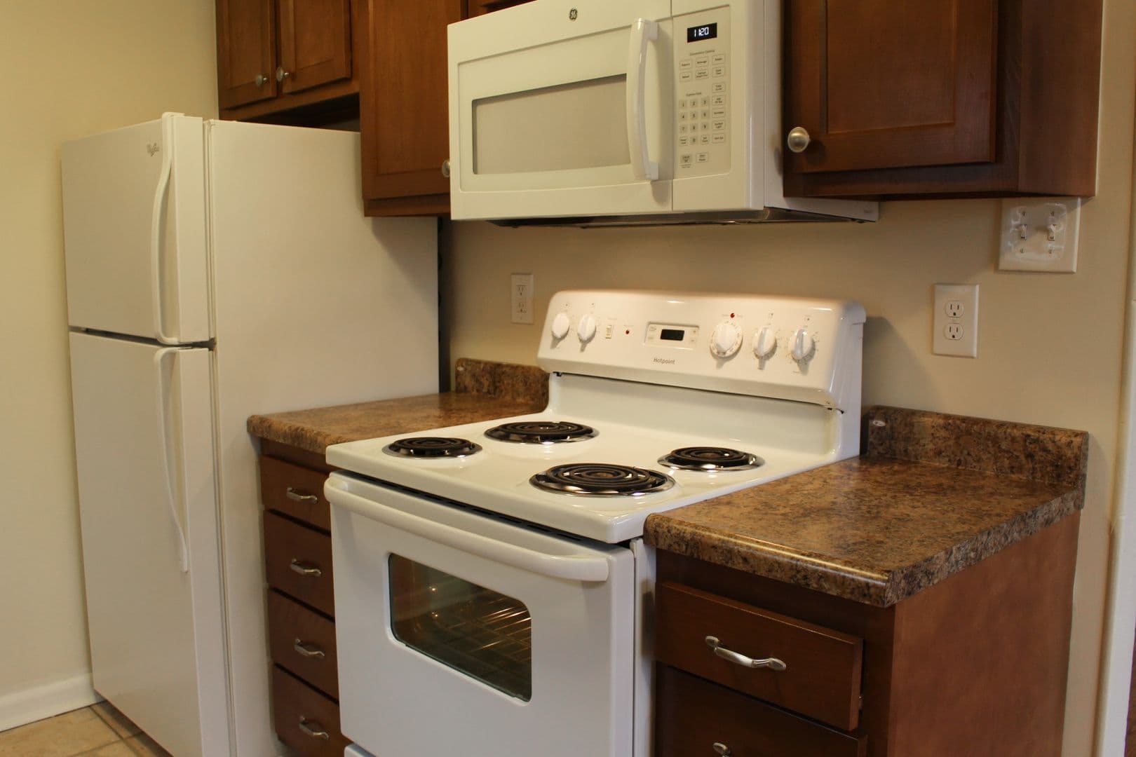 Swissvale Apartment: 2524 Columbia Avenue