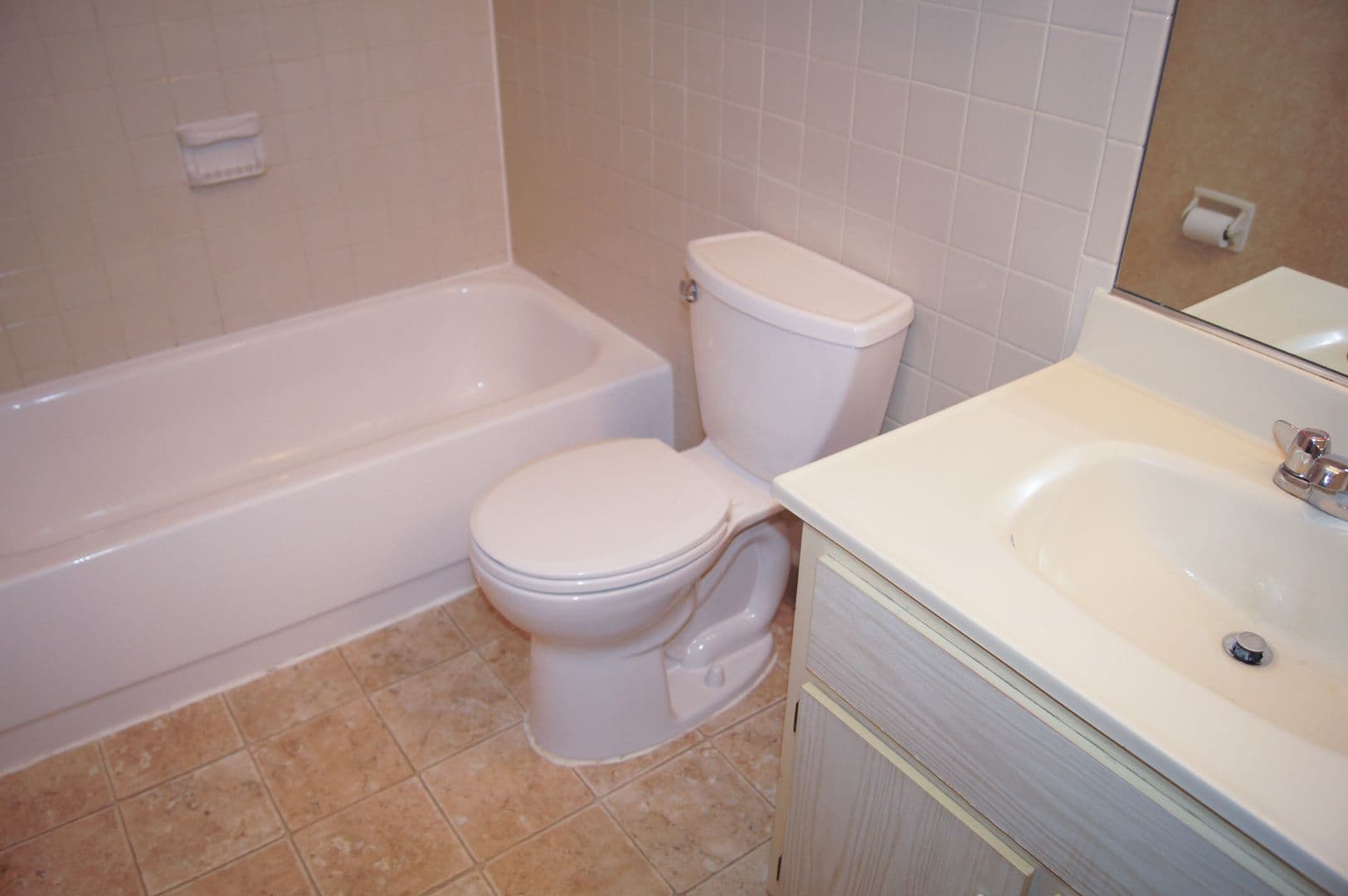 Moon Township Apartment: 700 Lee Drive