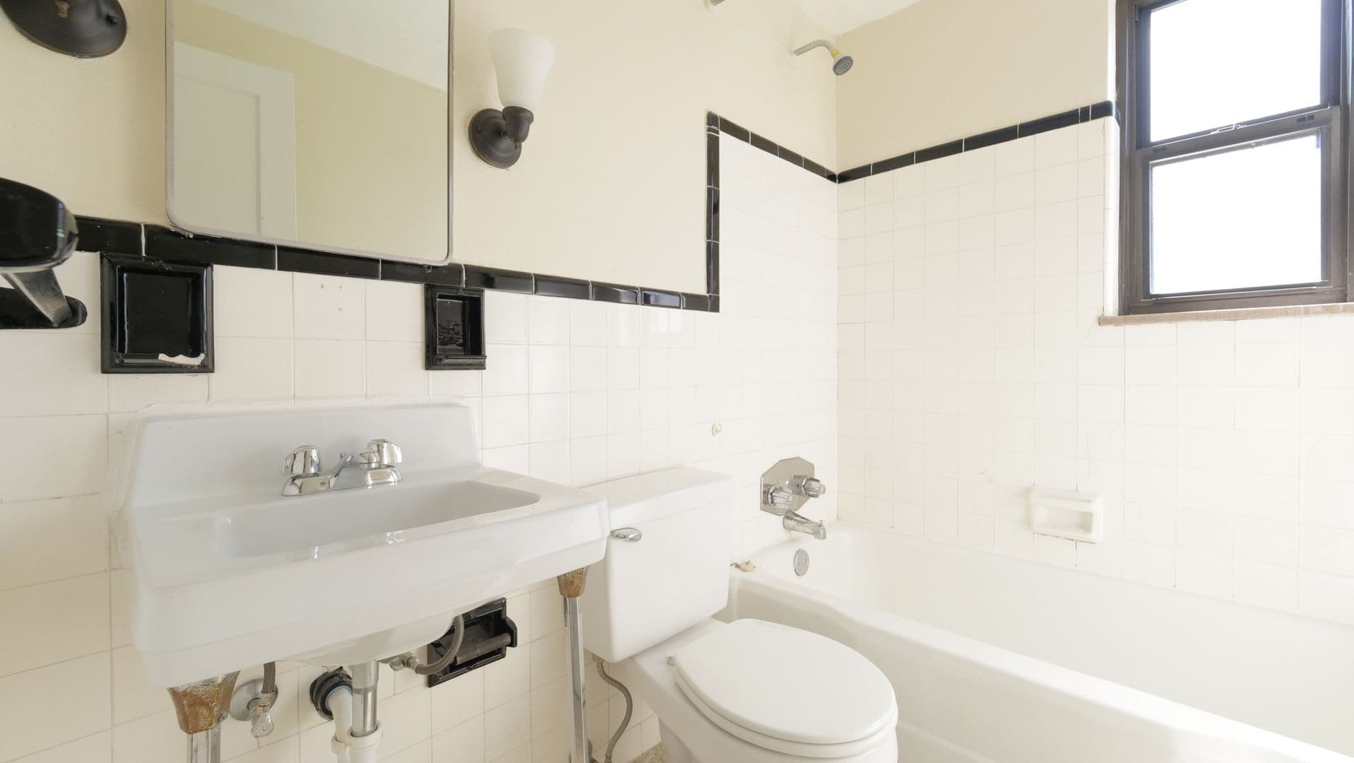 Mt. Lebanon Apartment: 29 Cedar Boulevard