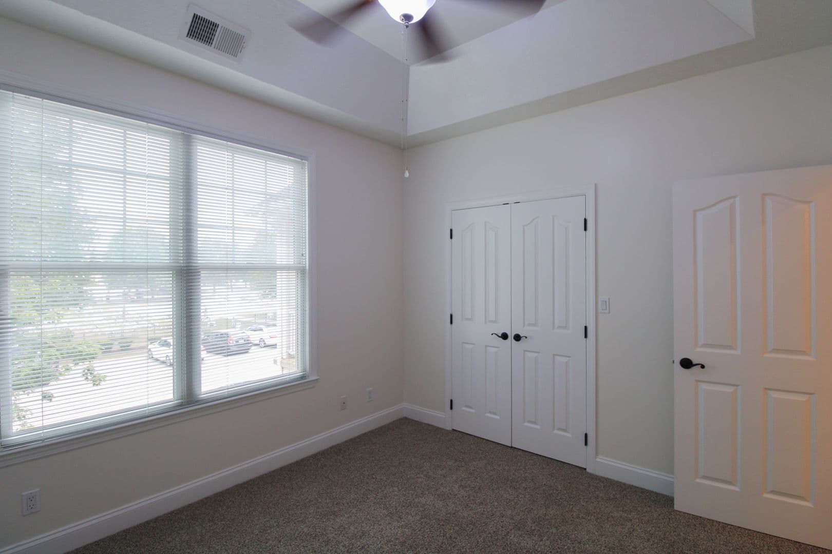 Mars Apartment: 1000 Adams Pointe Blvd.