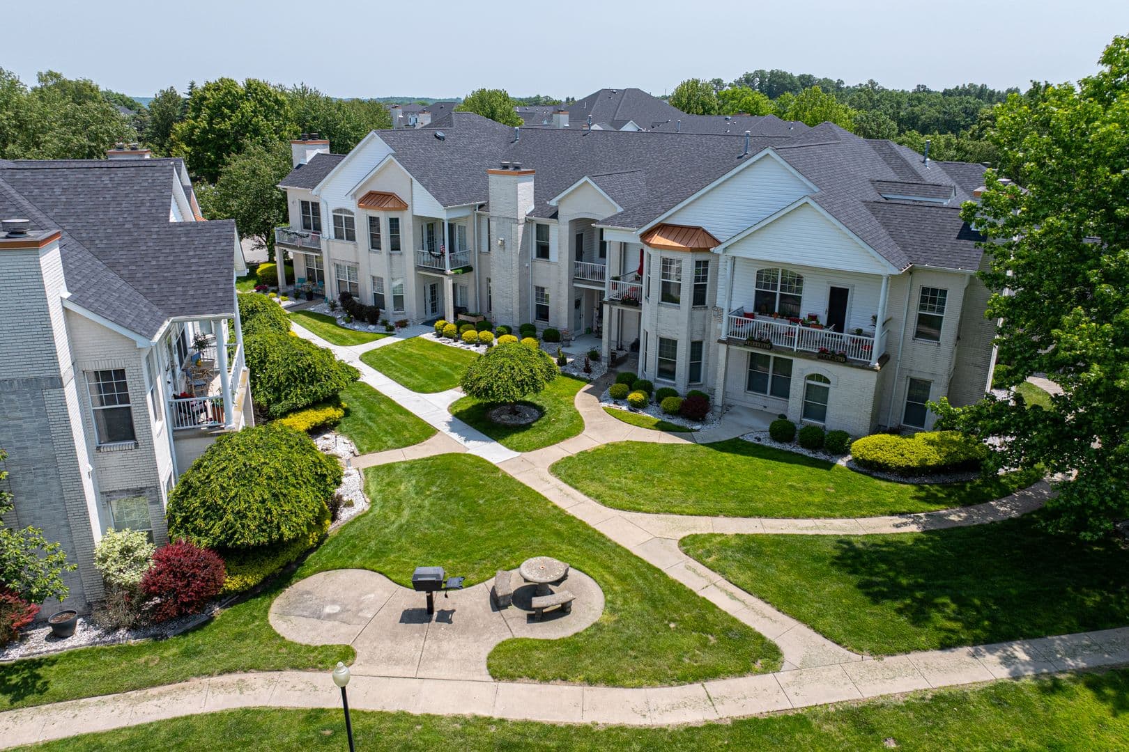 Mars Apartment: 1000 Adams Pointe Blvd.