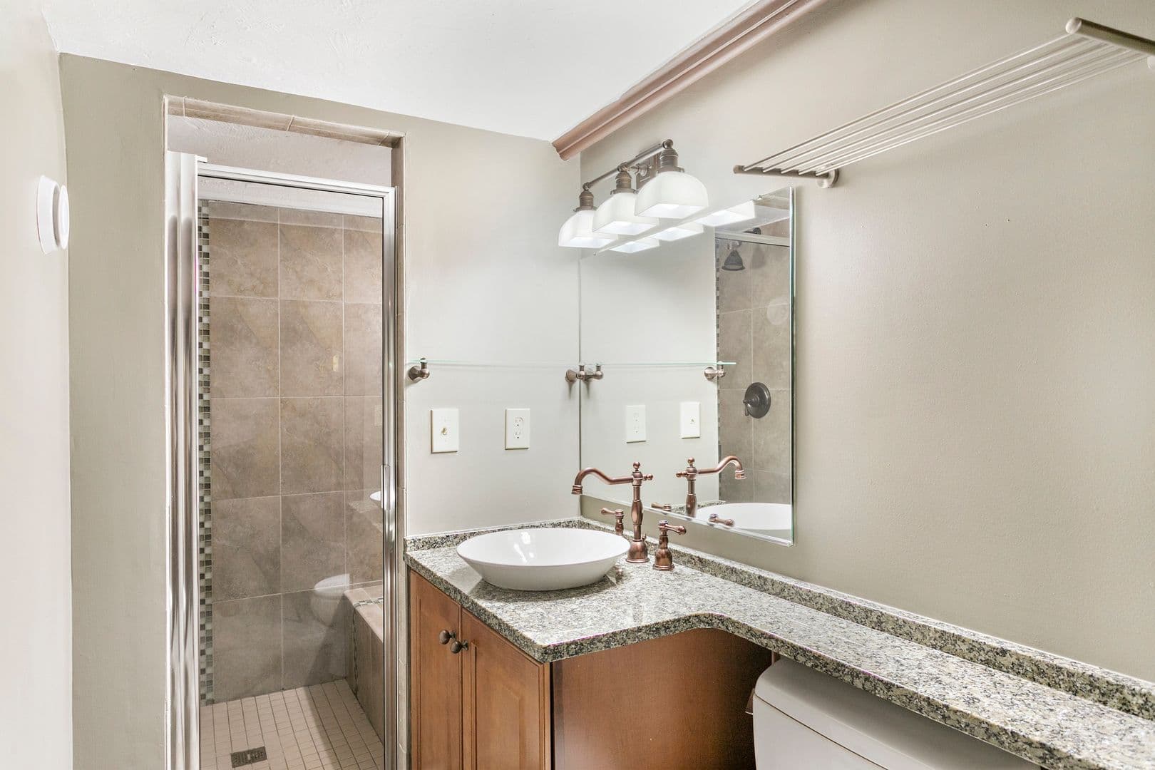 Pittsburgh Apartment: 216 Jefferson Avenue