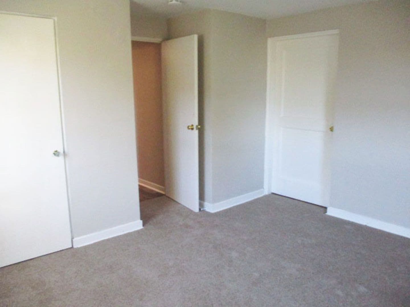 Brentwood Apartment: 3848 Brownsville Road