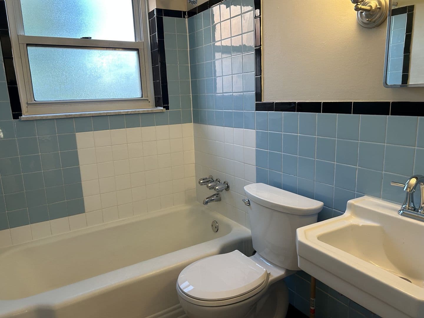 Wilkinsburg Apartment: 1010 W. Findley Dr.