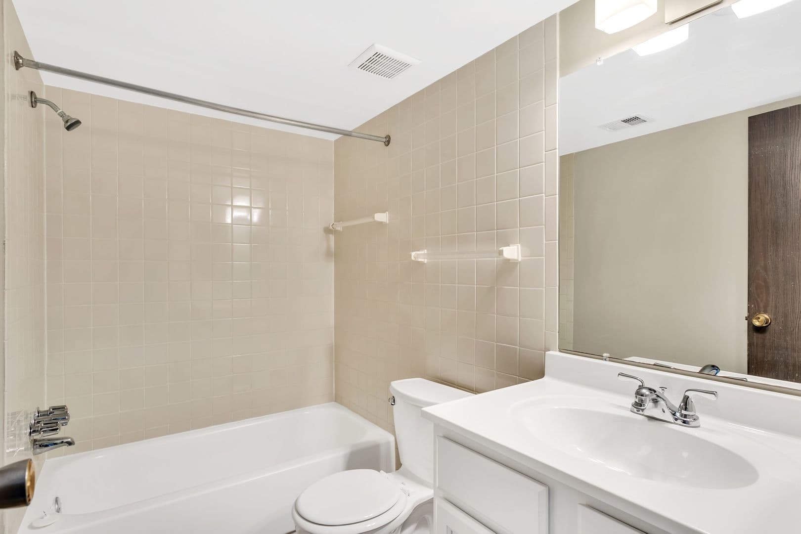 Moon Township Apartment: 700 Lee Drive
