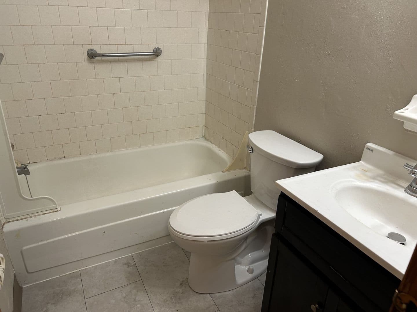 Swissvale Apartment: 7801 Lloyd Avenue