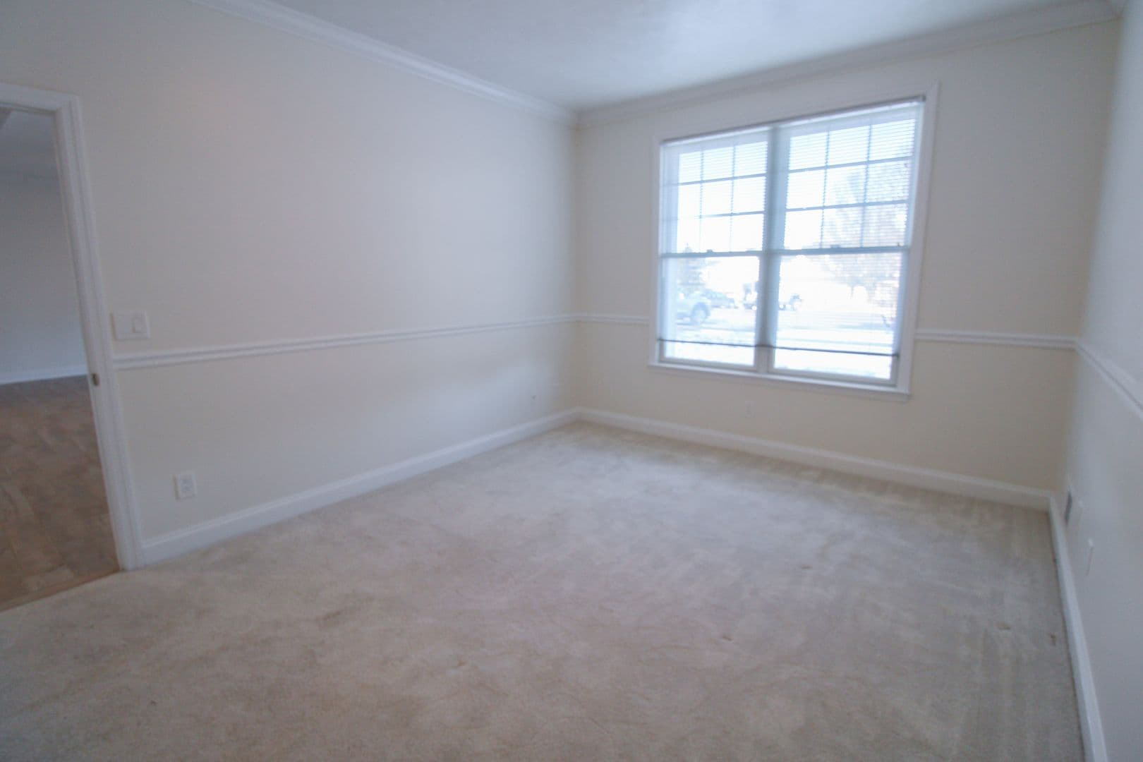 Mars Apartment: 1000 Adams Pointe Blvd.