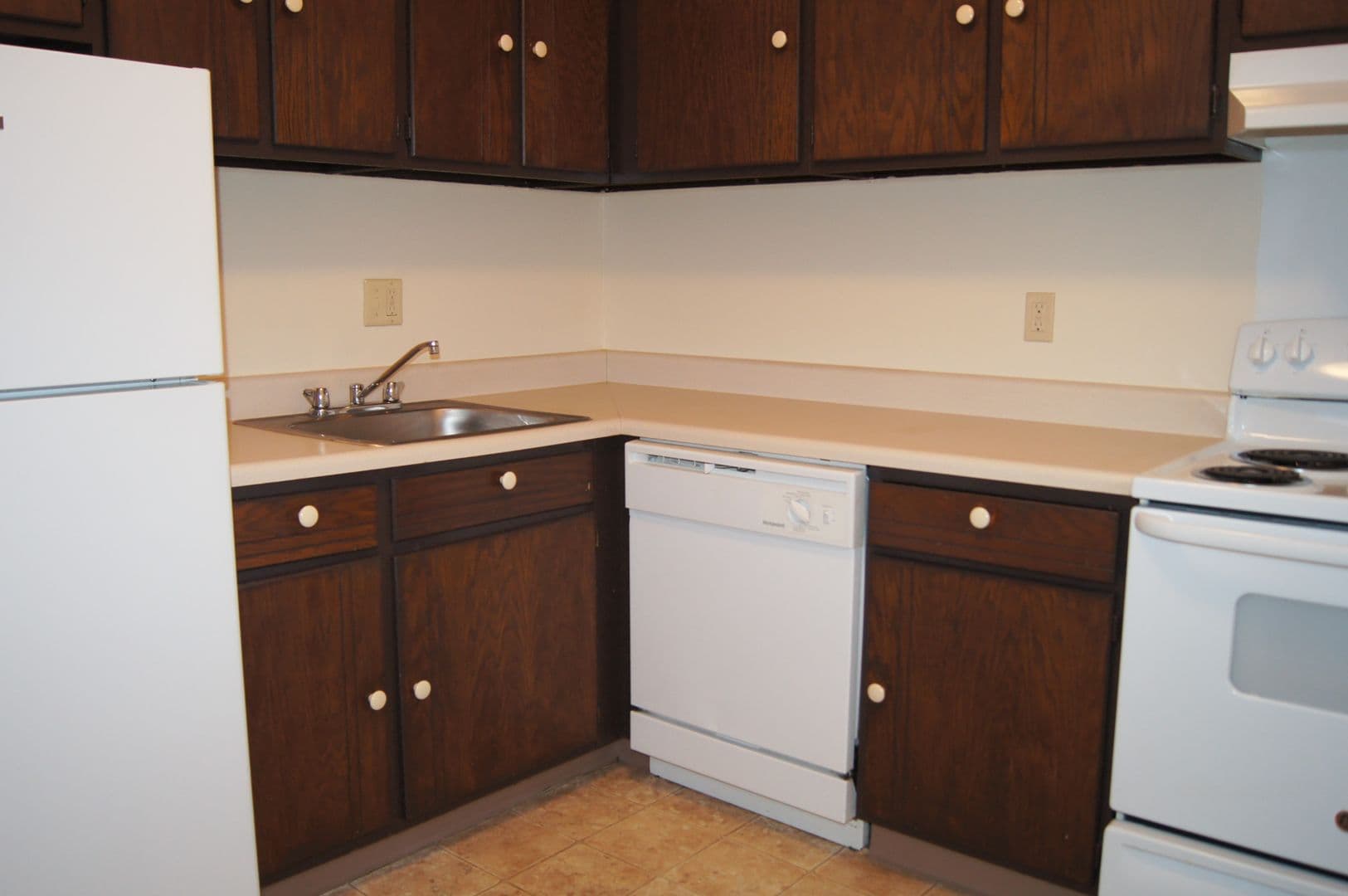 Moon Township Apartment: 700 Lee Drive