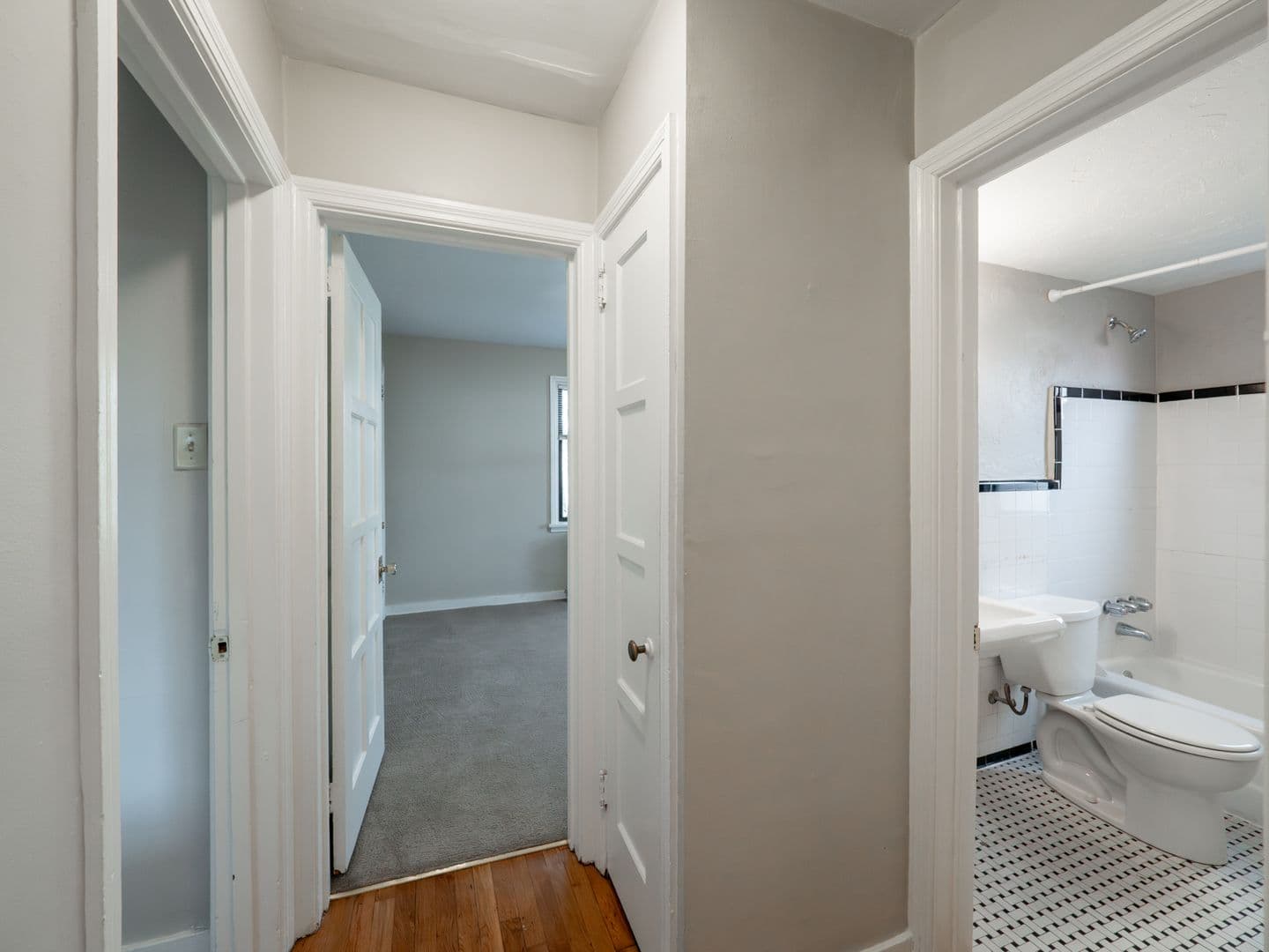 Edgewood Apartment: 131 Edgewood Avenue