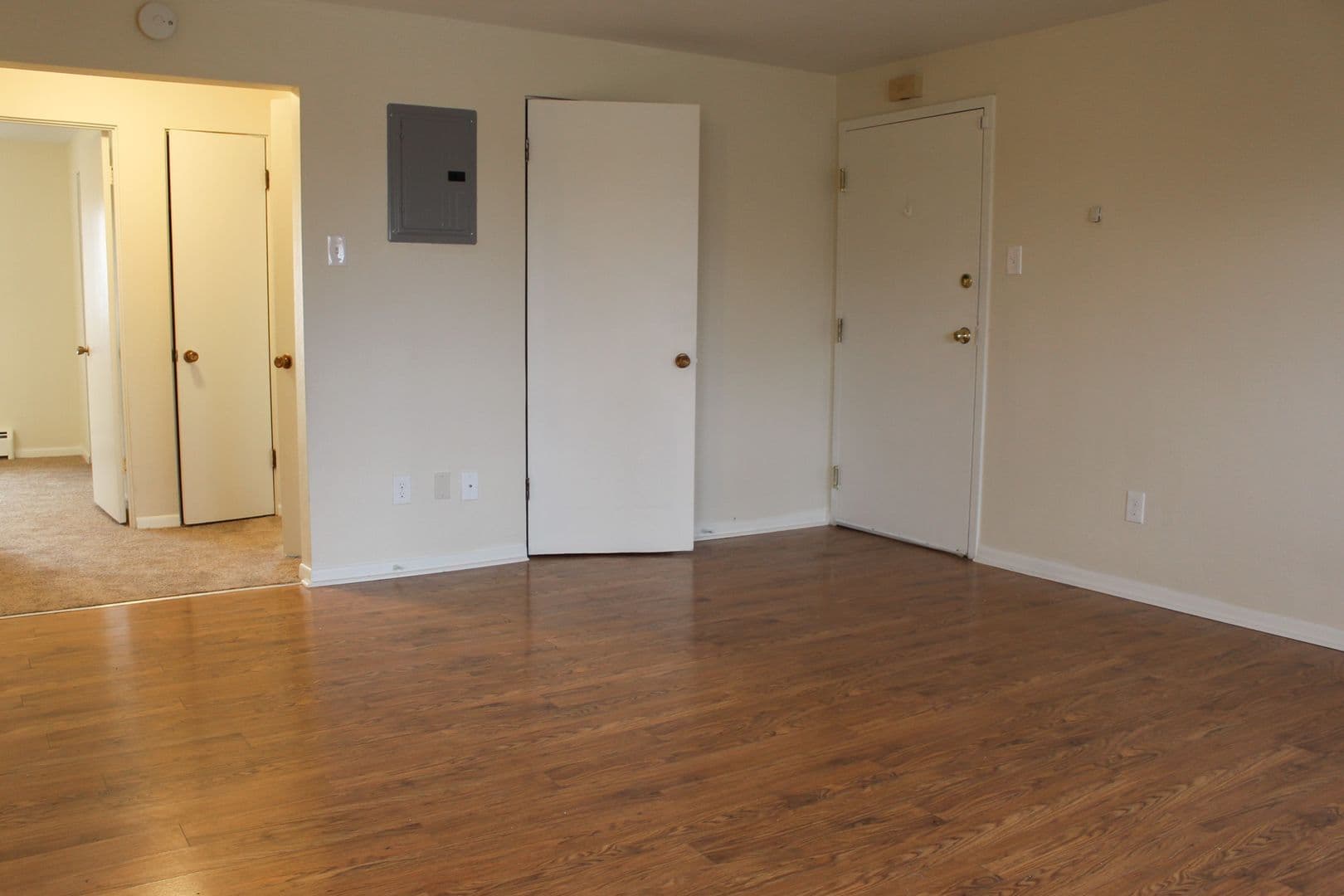 Swissvale Apartment: 2524 Columbia Avenue