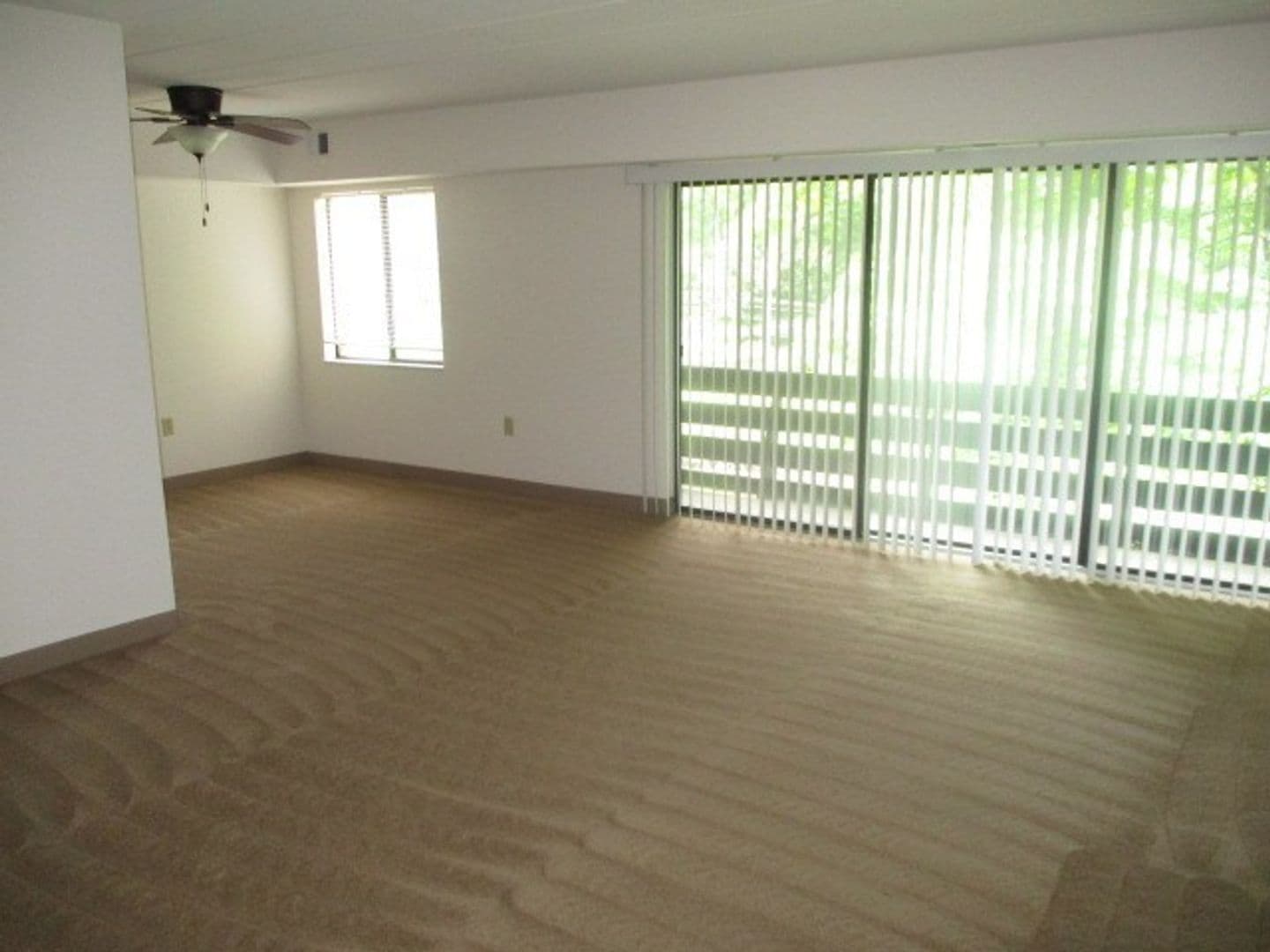 Moon Township Apartment: 900 Kris Drive