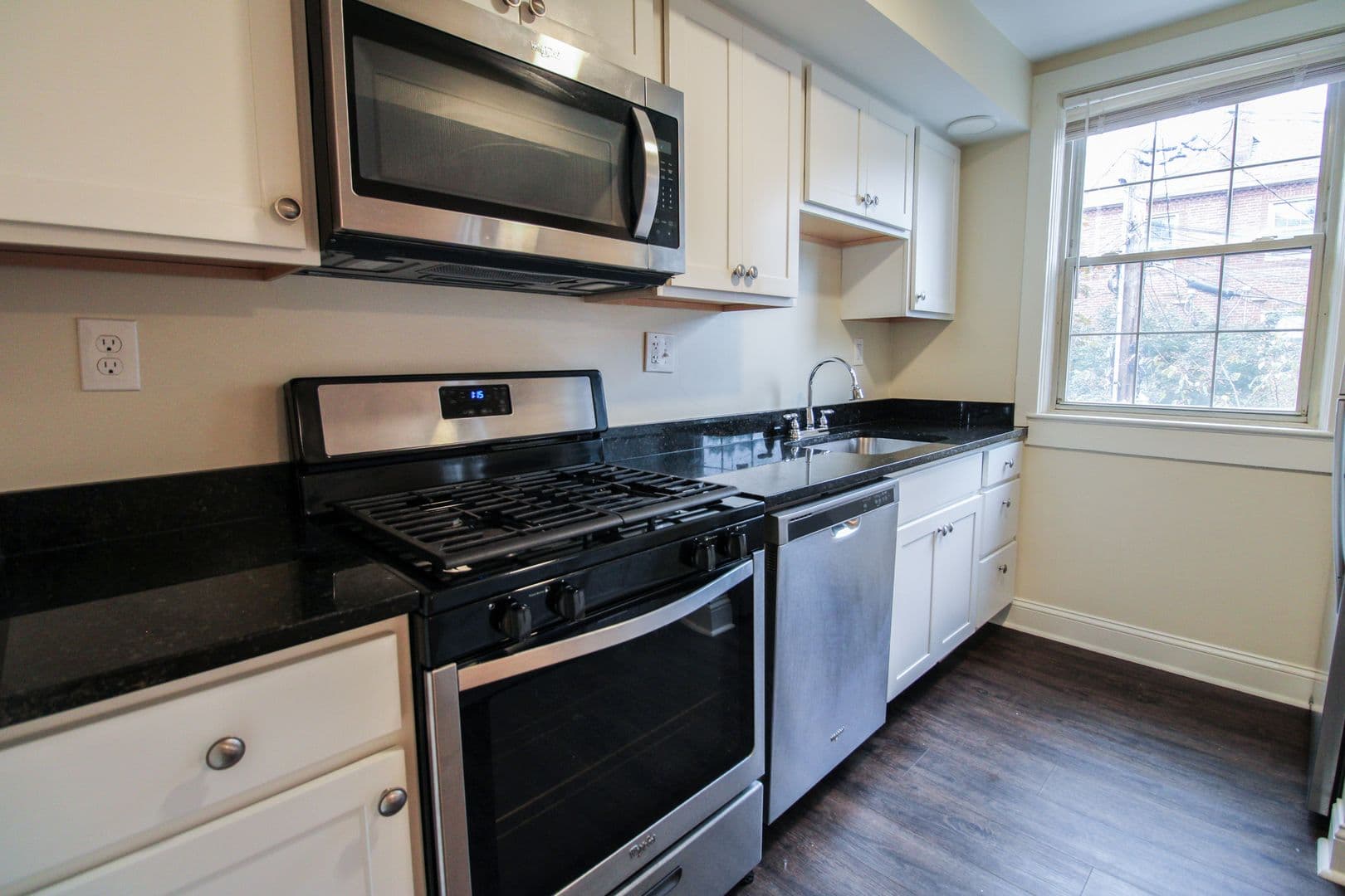 Crafton Apartment: 101 S Linwood Ave.