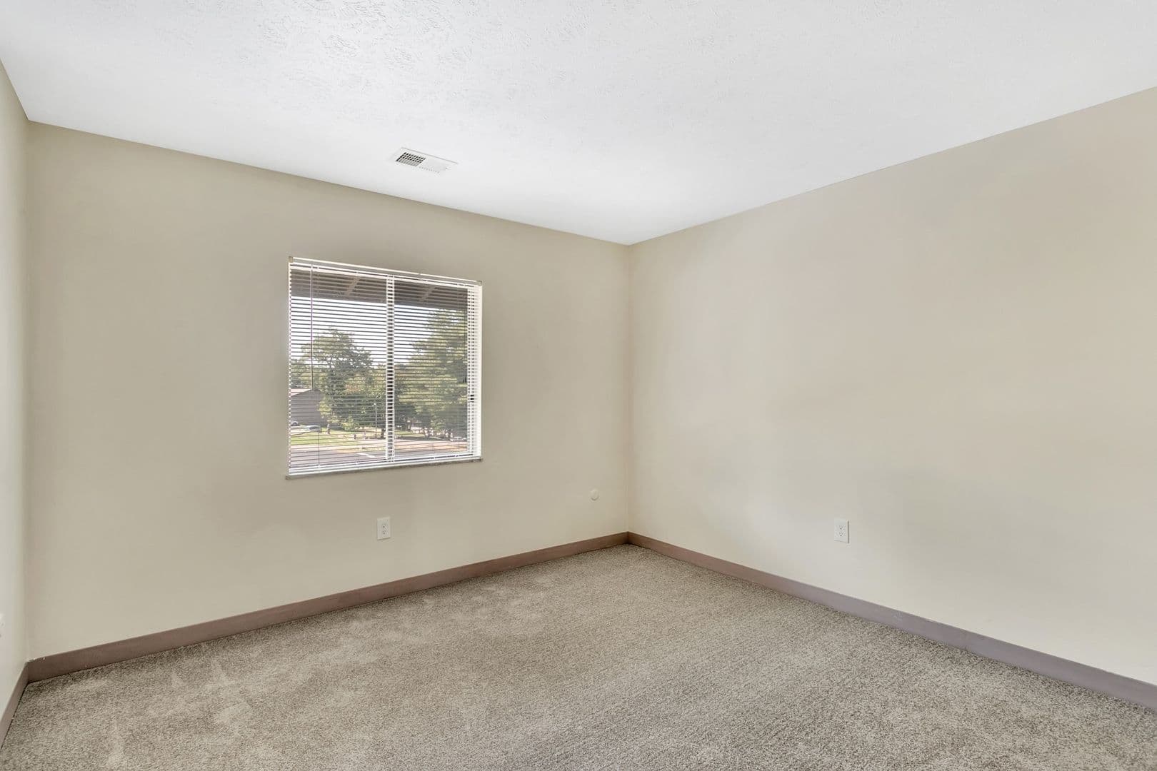 Moon Township Apartment: 700 Lee Drive