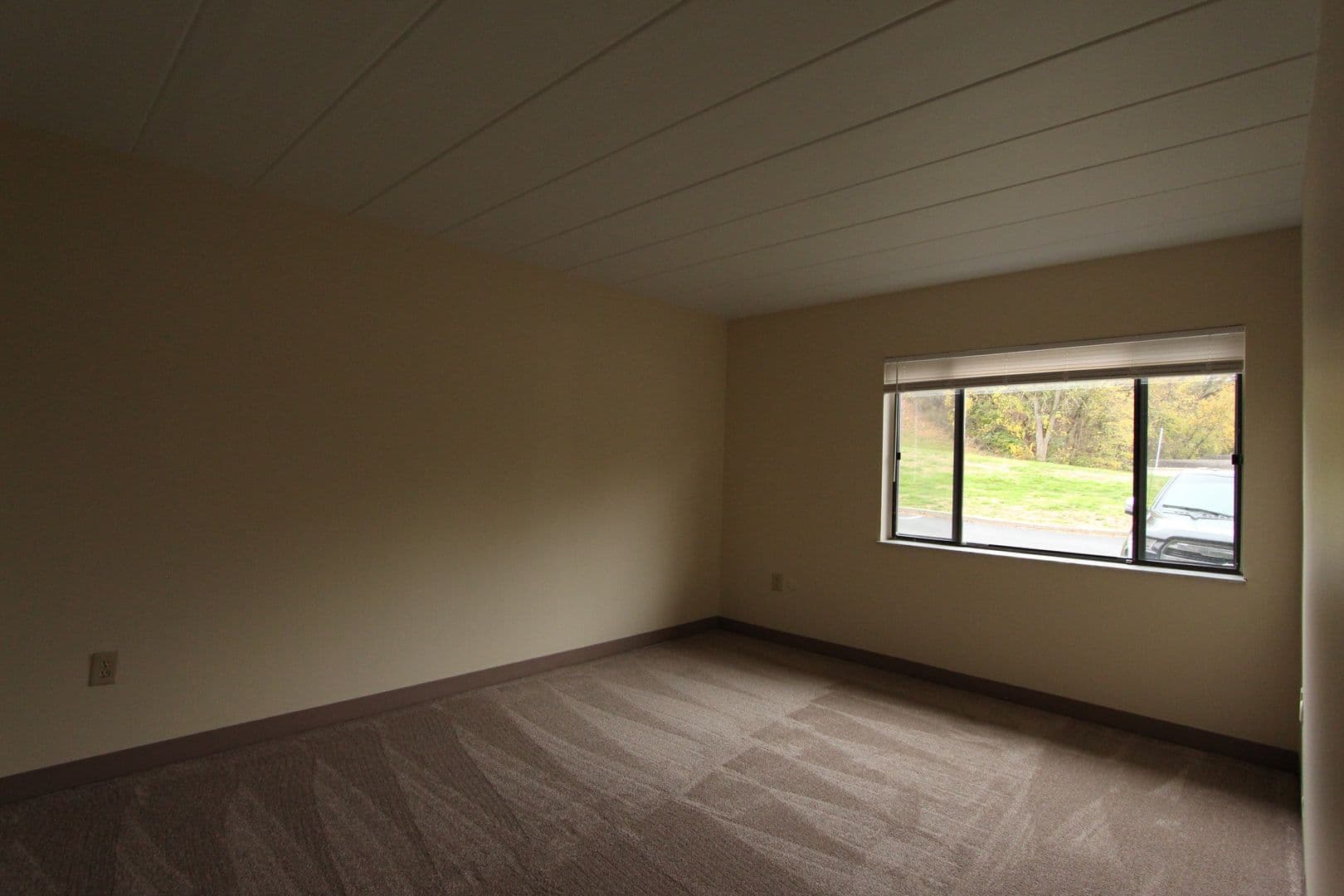 Moon Township Apartment: 1000 Kris Drive