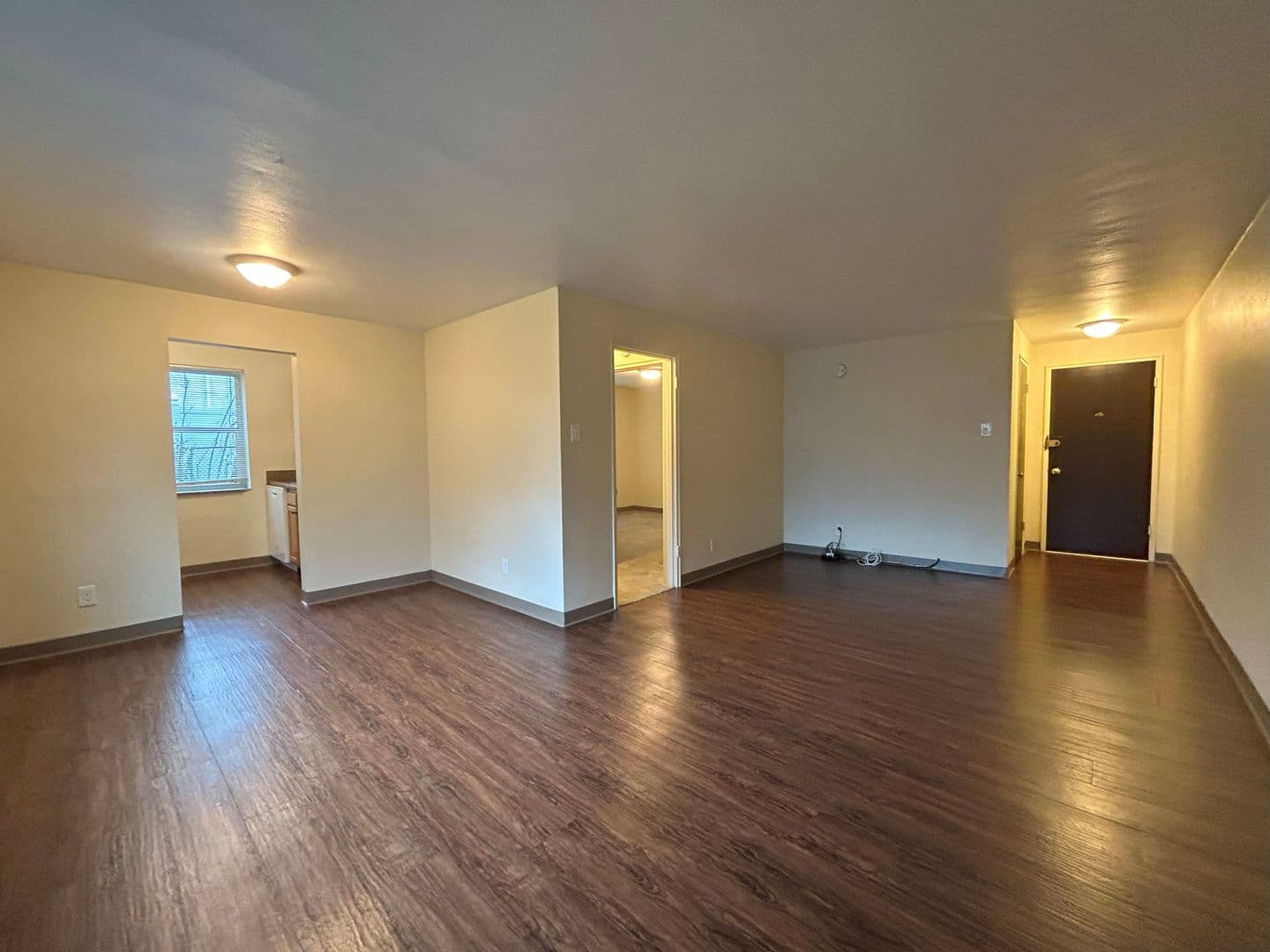 Edgewood Apartment: 101 Lloyd Avenue