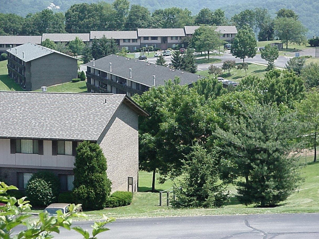 Moon Township Apartment: 700 Lee Drive