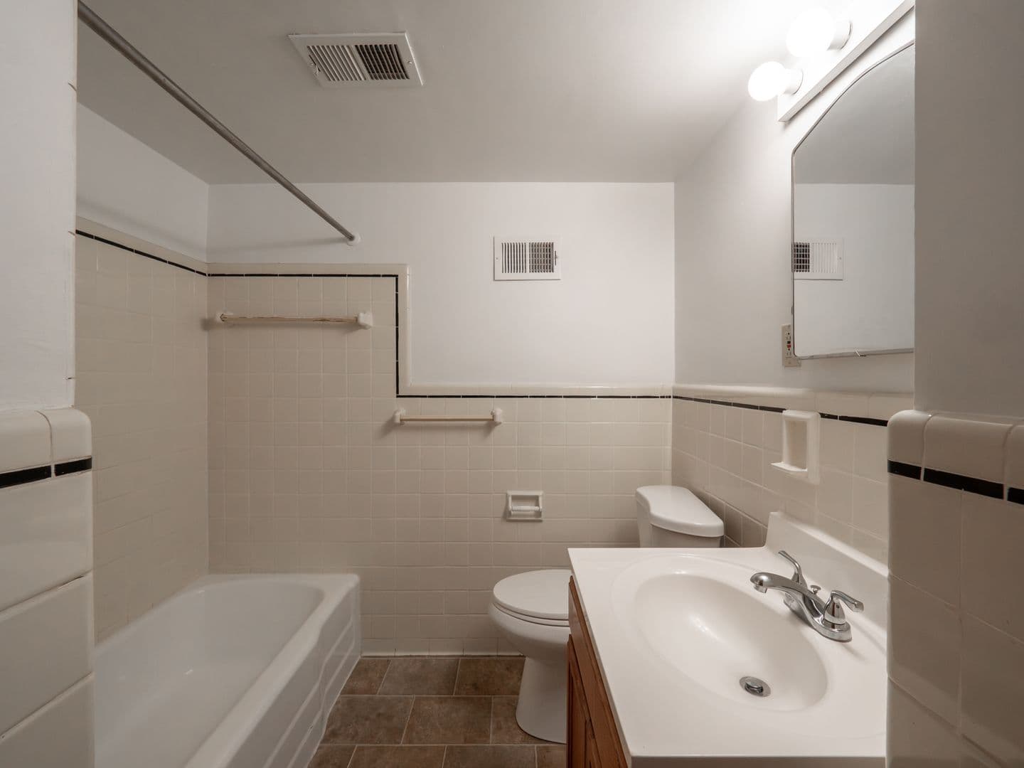 Pittsburgh Apartment: 418 Whitney Avenue