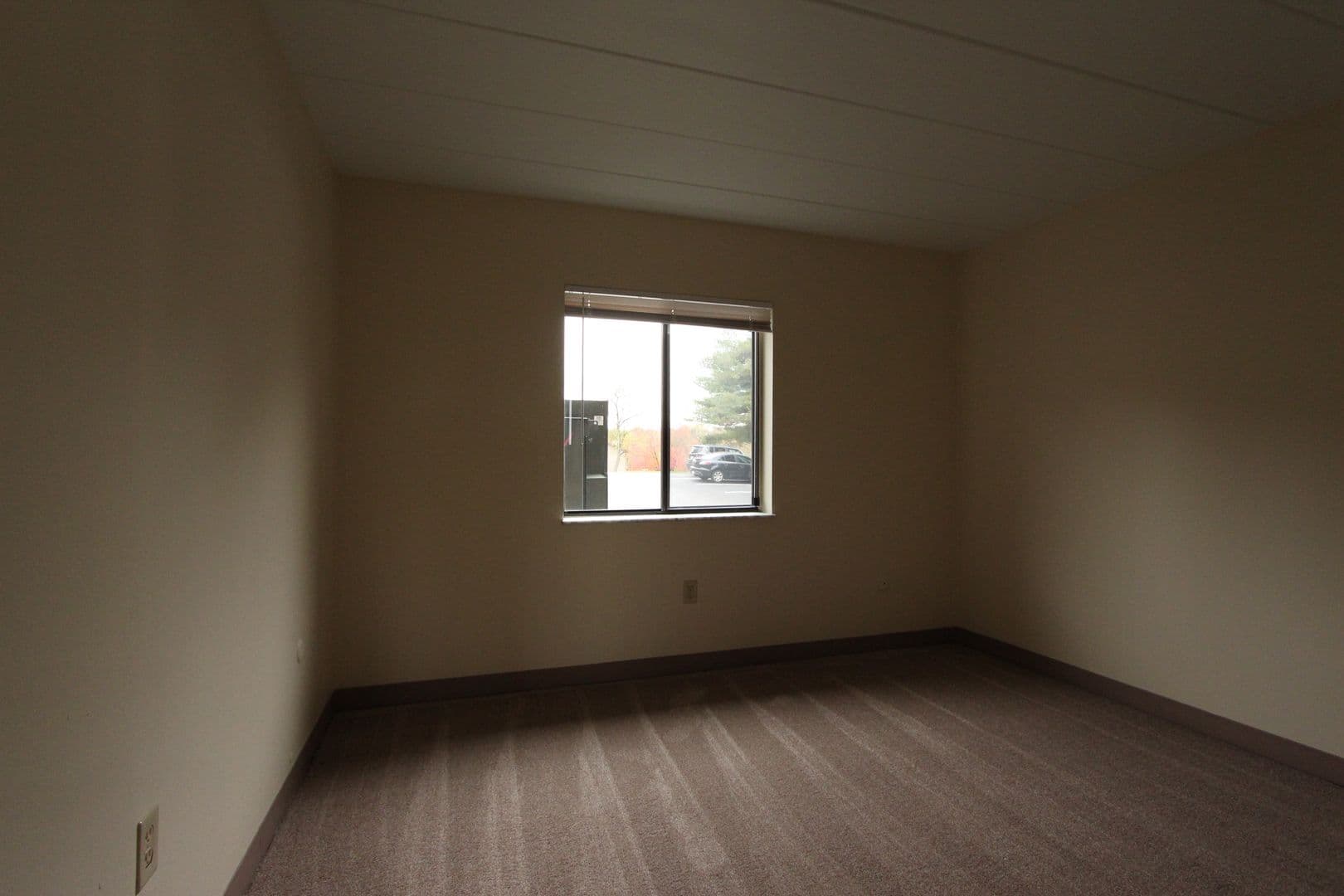 Moon Township Apartment: 1000 Kris Drive