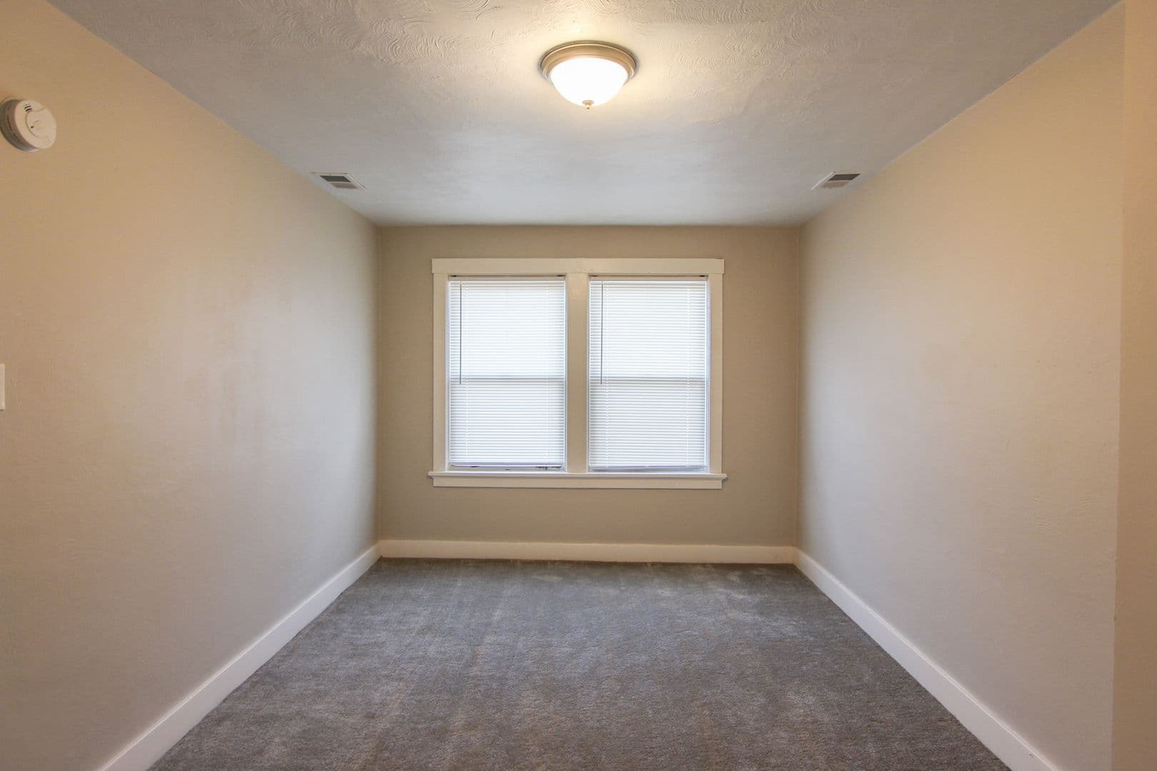 Pittsburgh Apartment: 323 Main Street