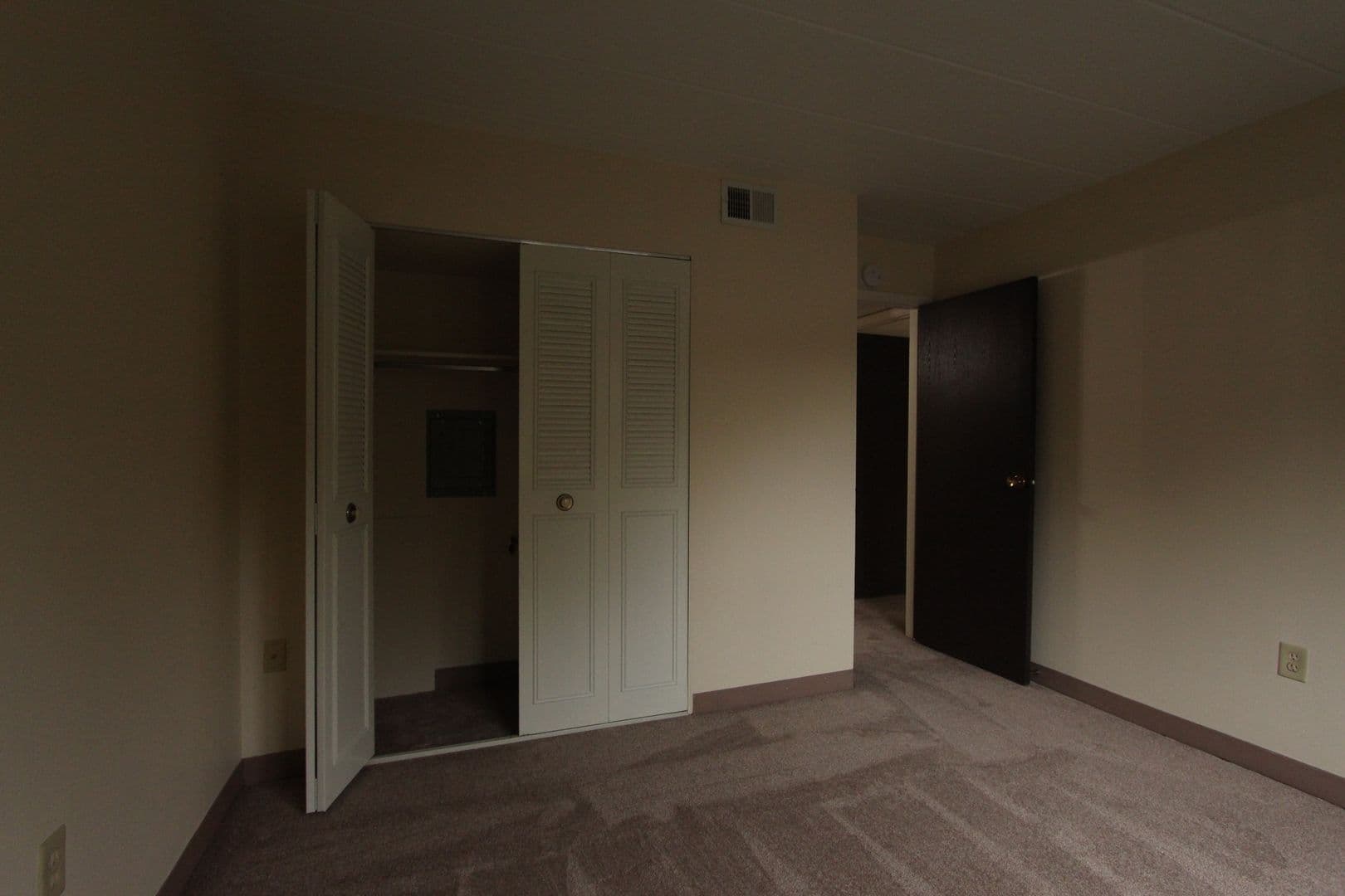 Moon Township Apartment: 1000 Kris Drive