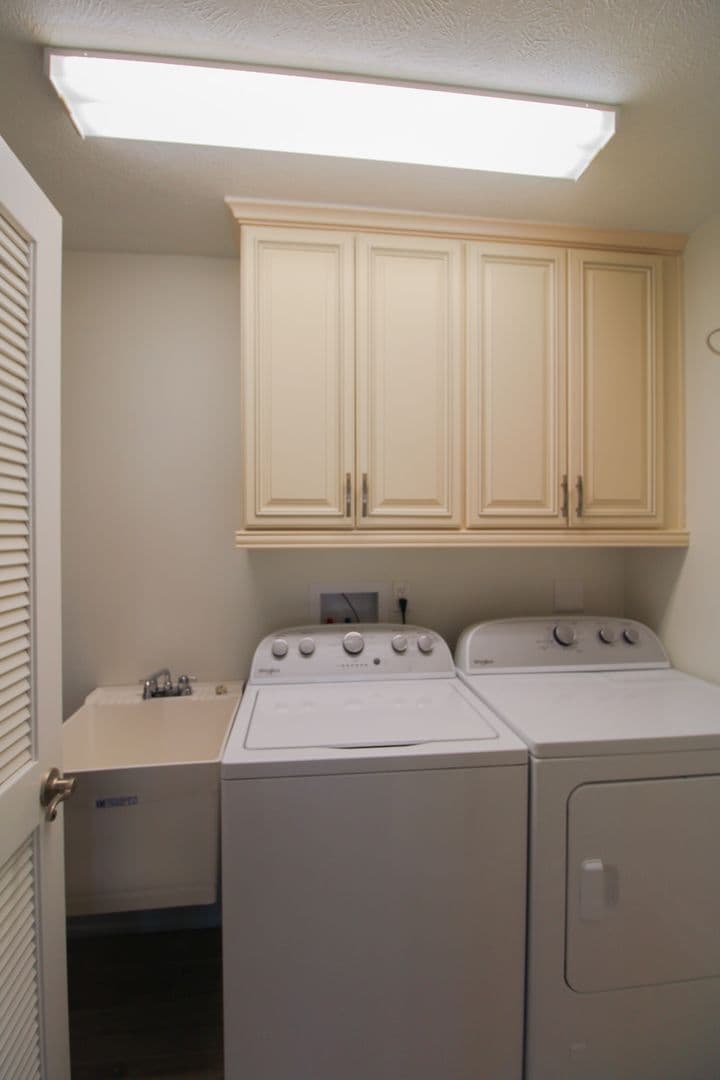 Mars Apartment: 1000 Adams Pointe Blvd.