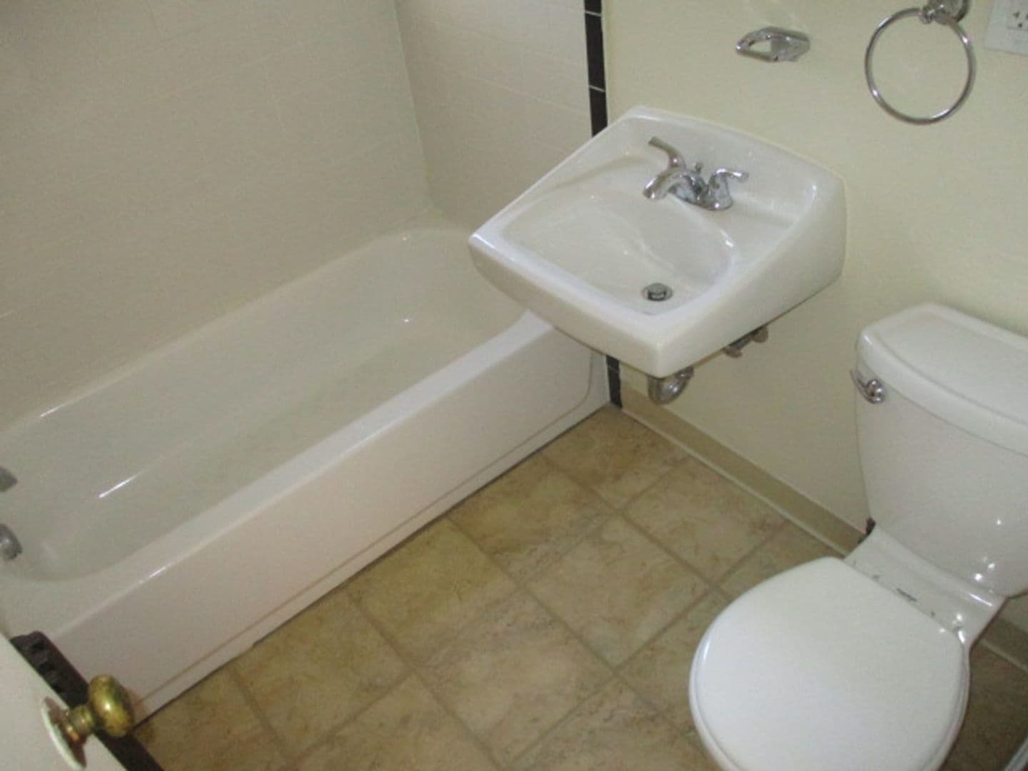 Sewickley Apartment: 320 Ohio River Boulevard