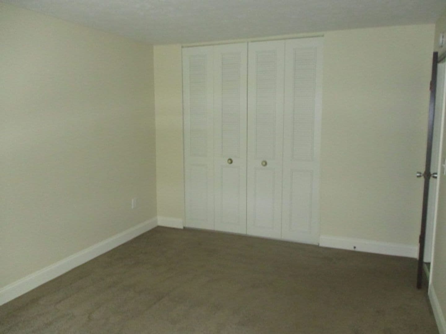 Moon Township Apartment: 900 Kris Drive