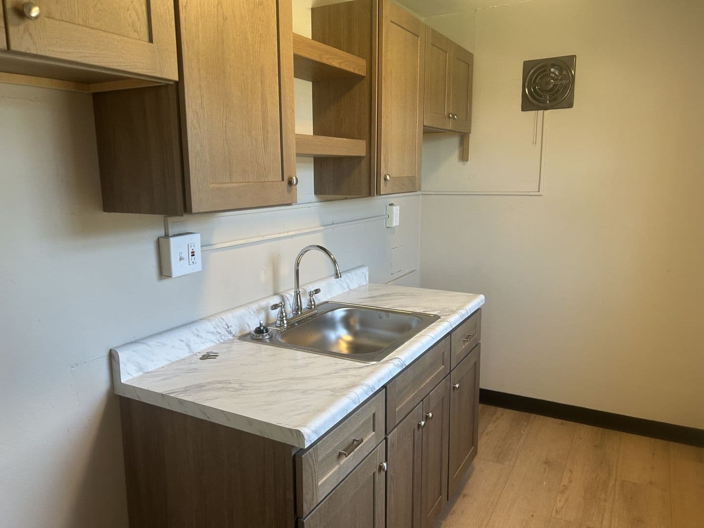 Wilkinsburg Apartment: 1010 W. Findley Dr.