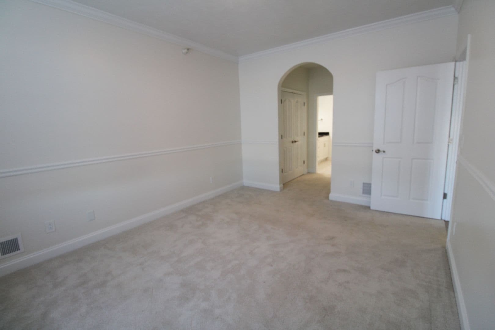 Mars Apartment: 1000 Adams Pointe Blvd.