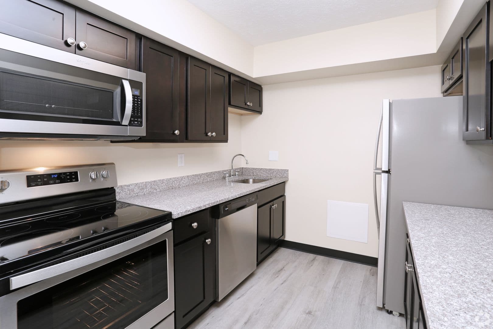 Moon Township Apartment: 700 Lee Drive