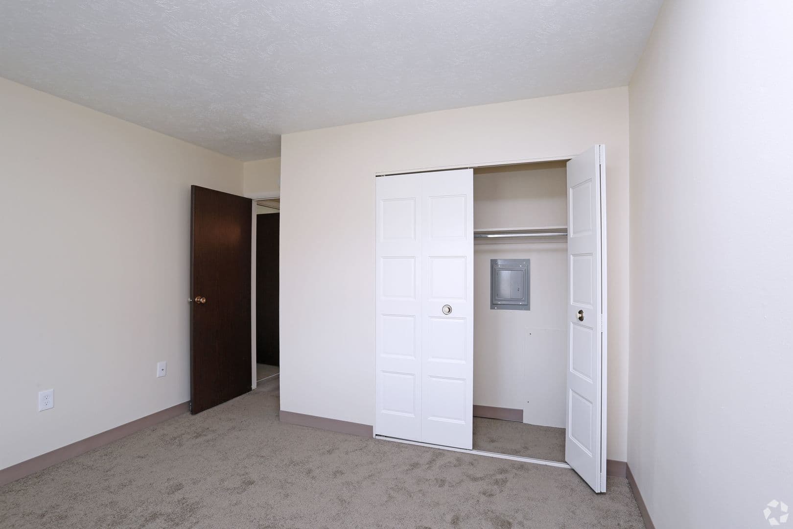 Moon Township Apartment: 700 Lee Drive
