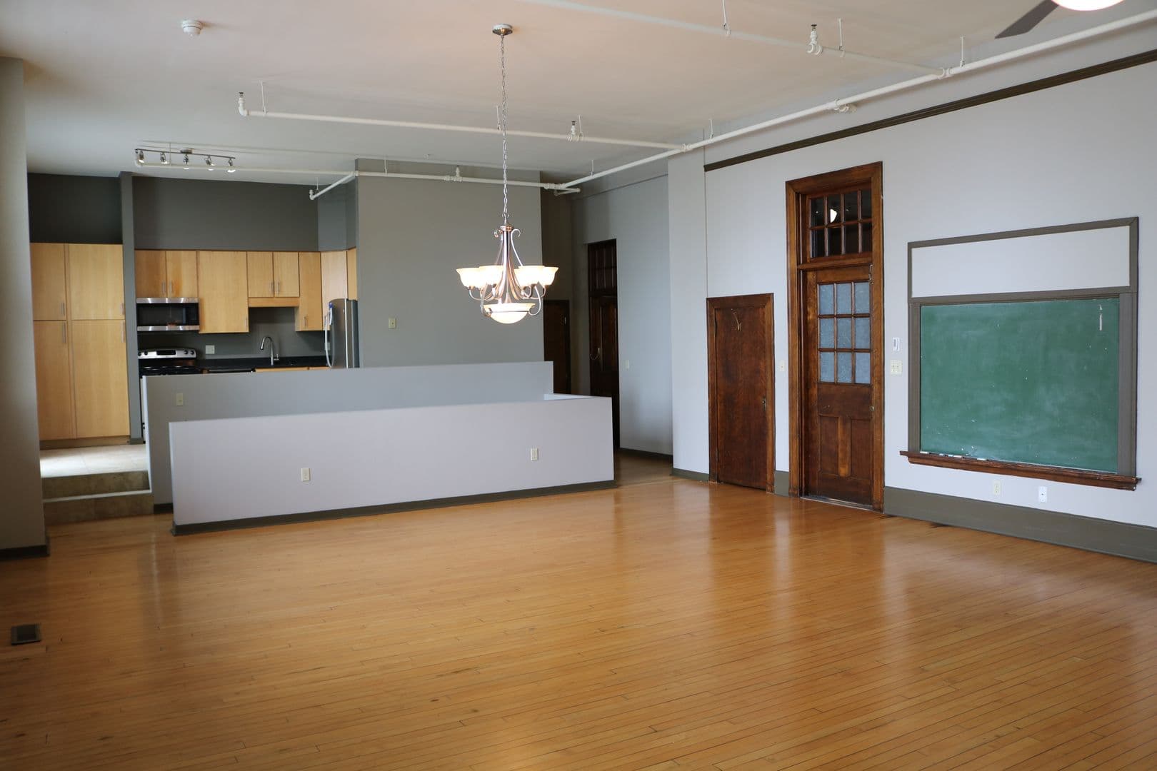 Pittsburgh Apartment: 216 Jefferson Avenue
