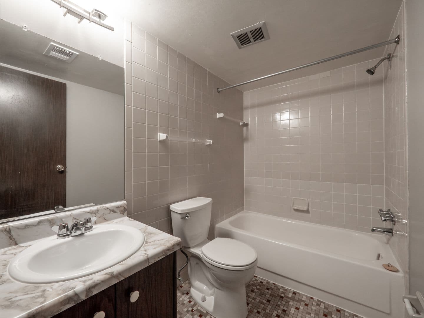 Moon Township Apartment: 700 Lee Drive