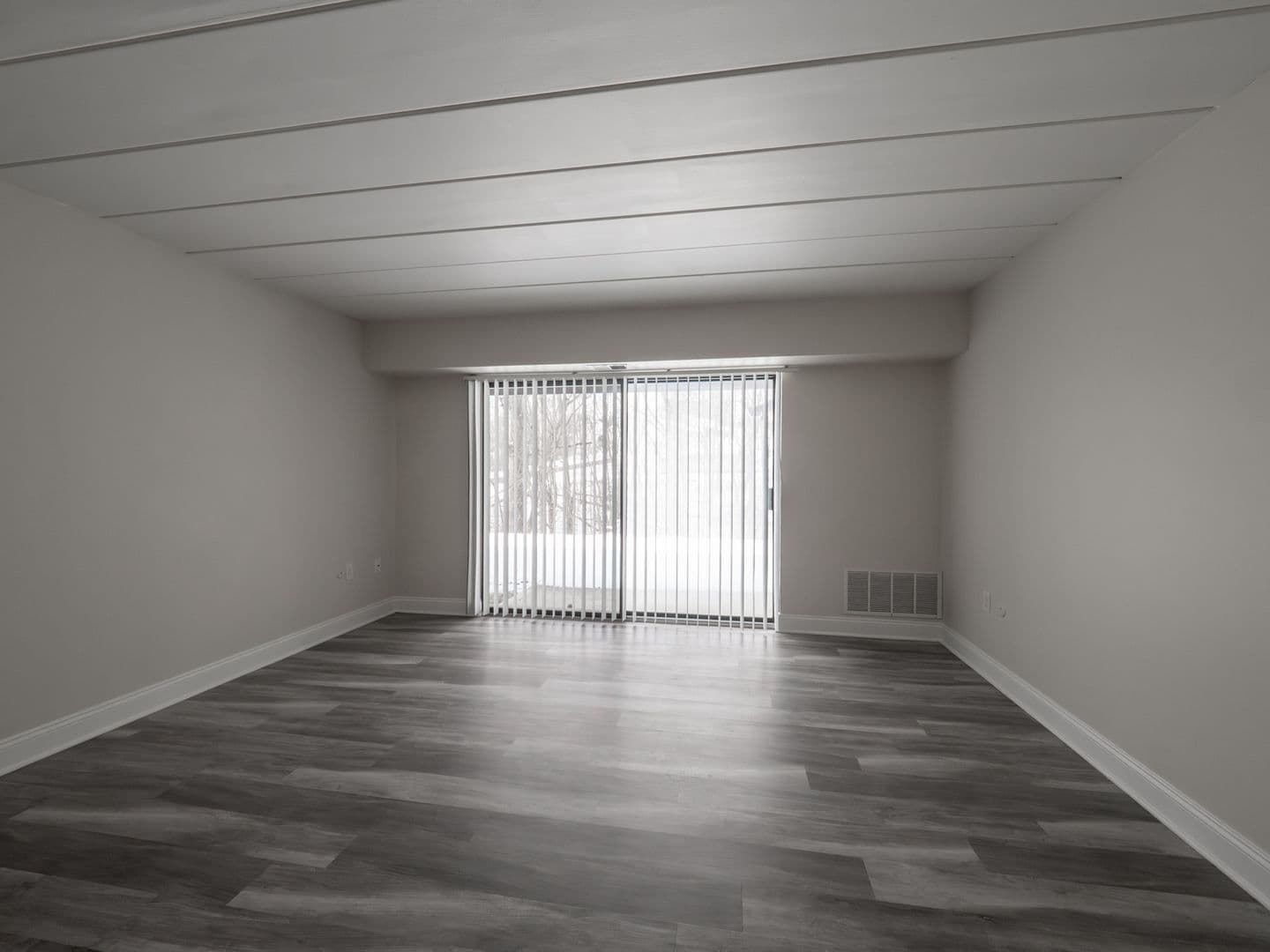 Moon Township Apartment: 700 Lee Drive