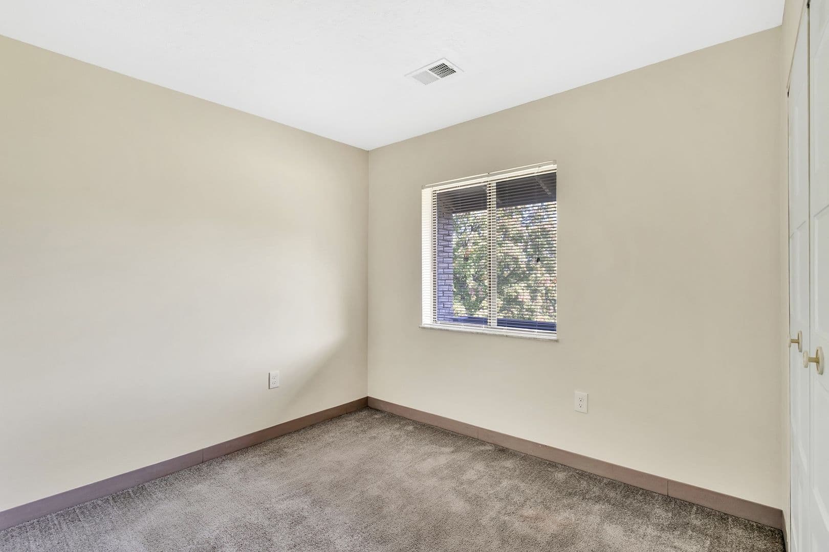 Moon Township Apartment: 700 Lee Drive