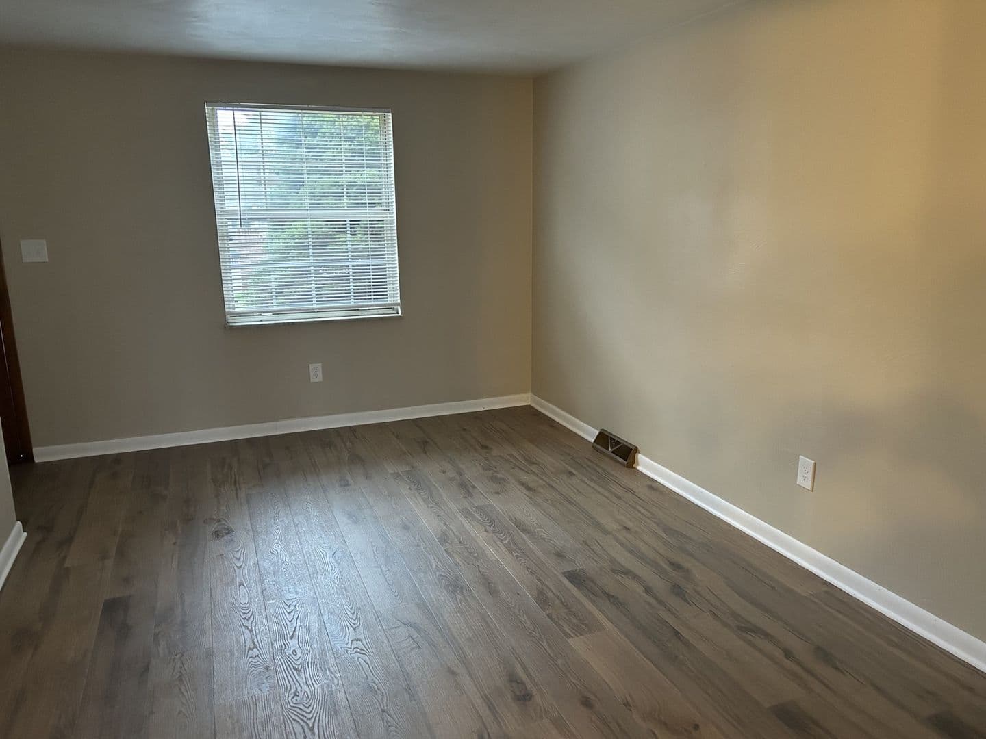 Swissvale Apartment: 7801 Lloyd Avenue