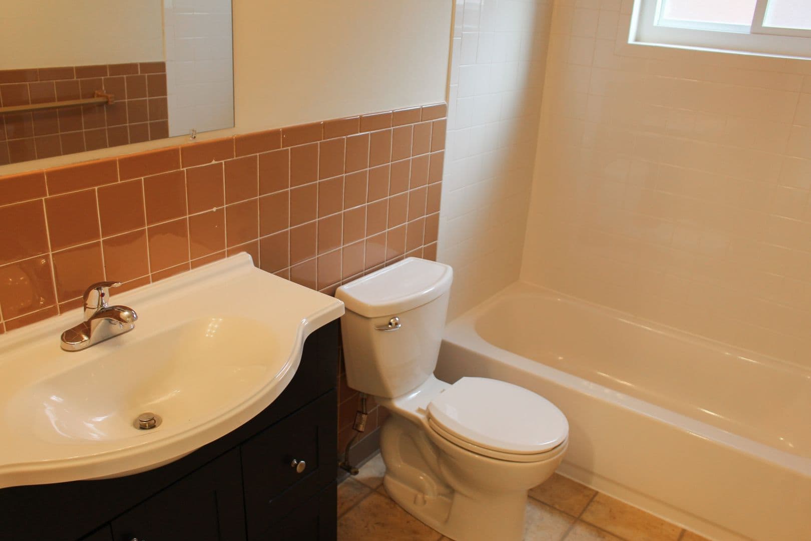 Swissvale Apartment: 2524 Columbia Avenue