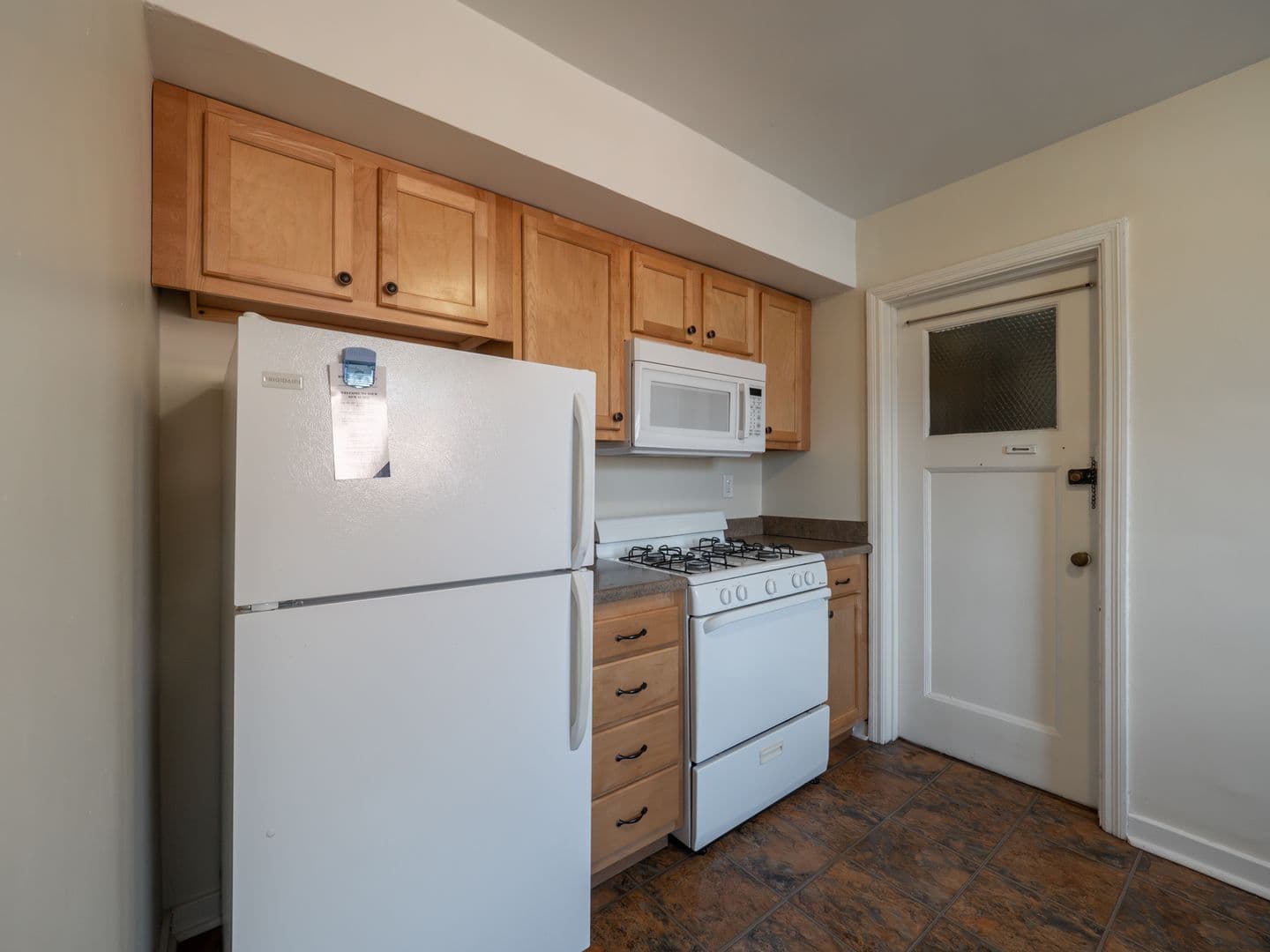 Edgewood Apartment: 131 Edgewood Avenue