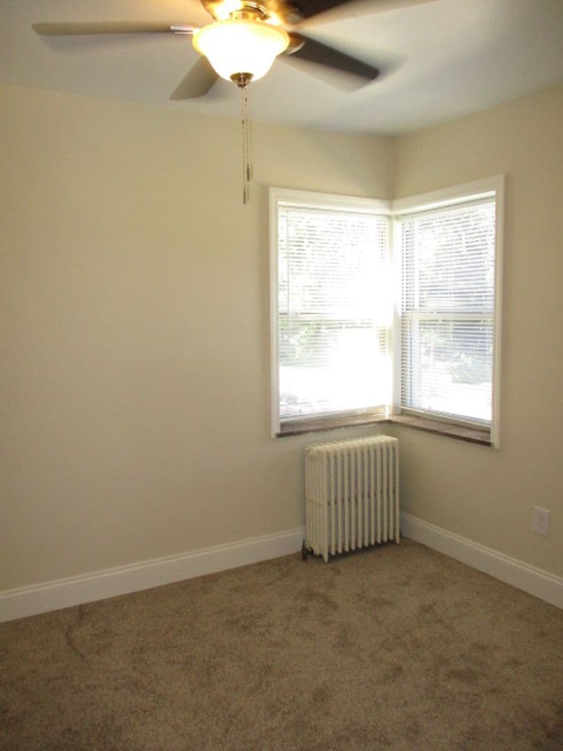 Bellevue Apartment: 219 Lincoln Avenue