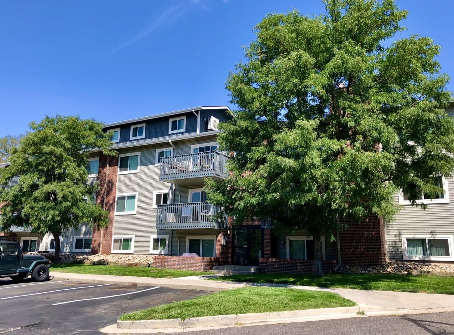 Lousiville Apartment: 1025 East South Boulder Road